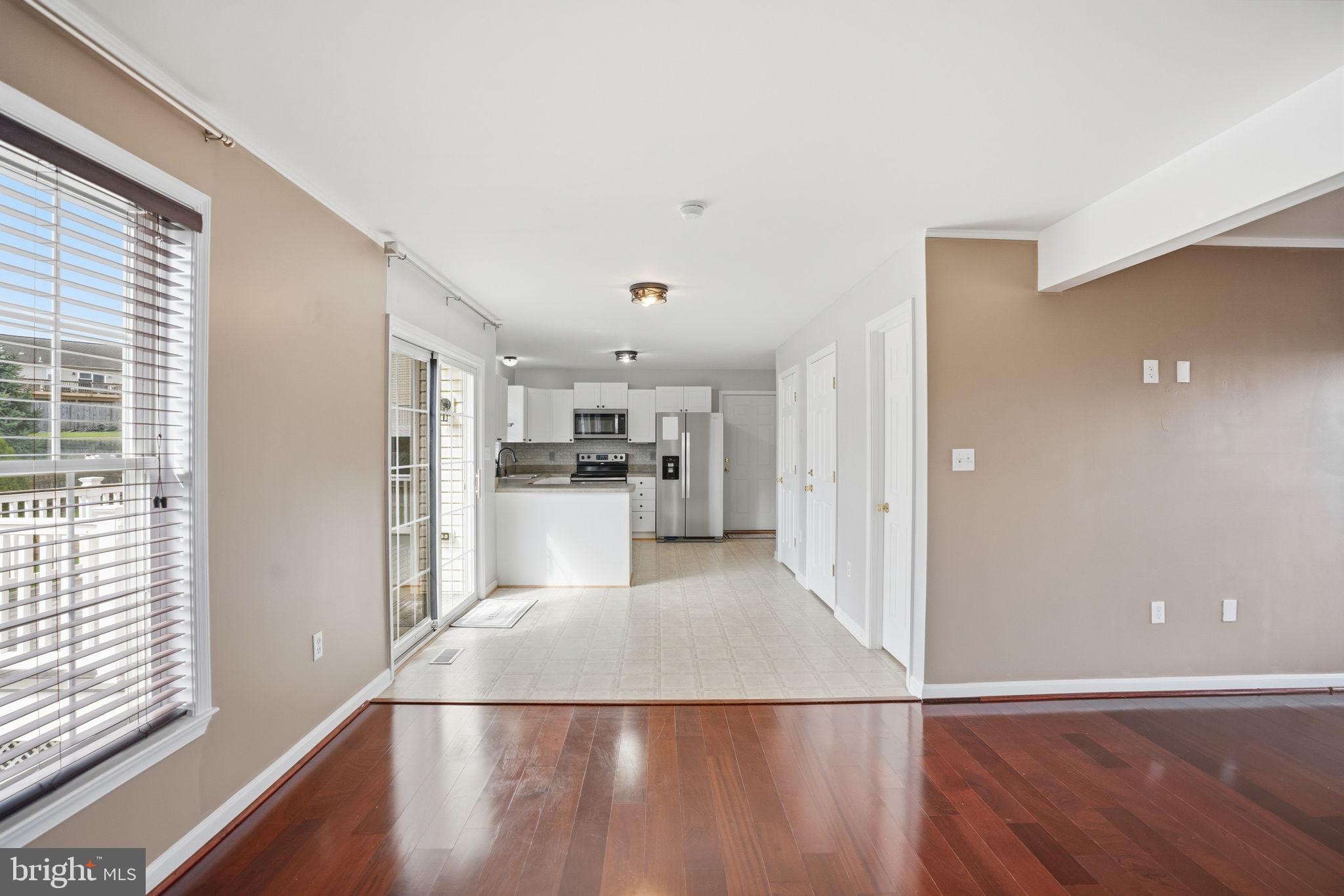 WHISPERING HILLS - Residential