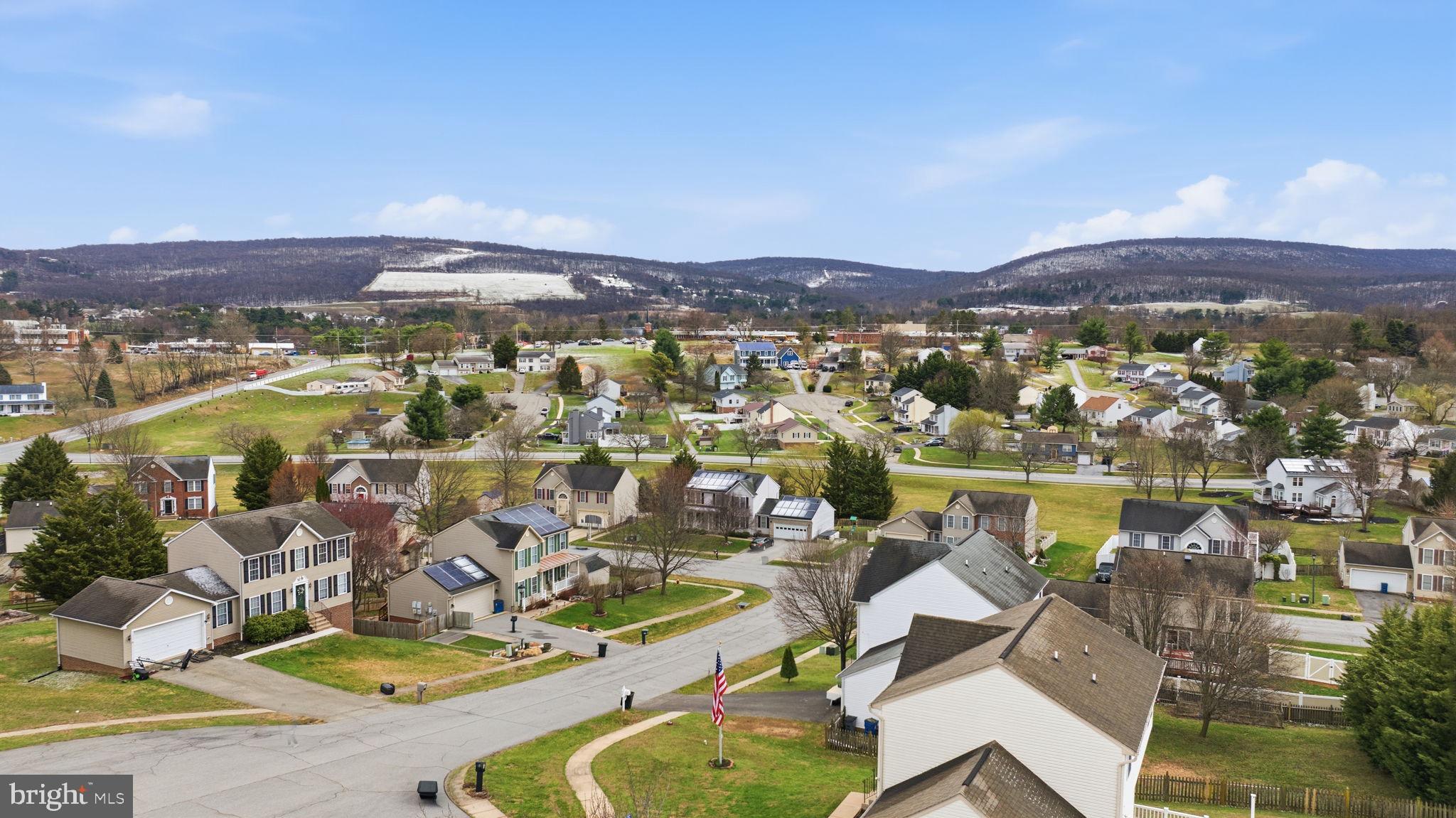 WHISPERING HILLS - Residential