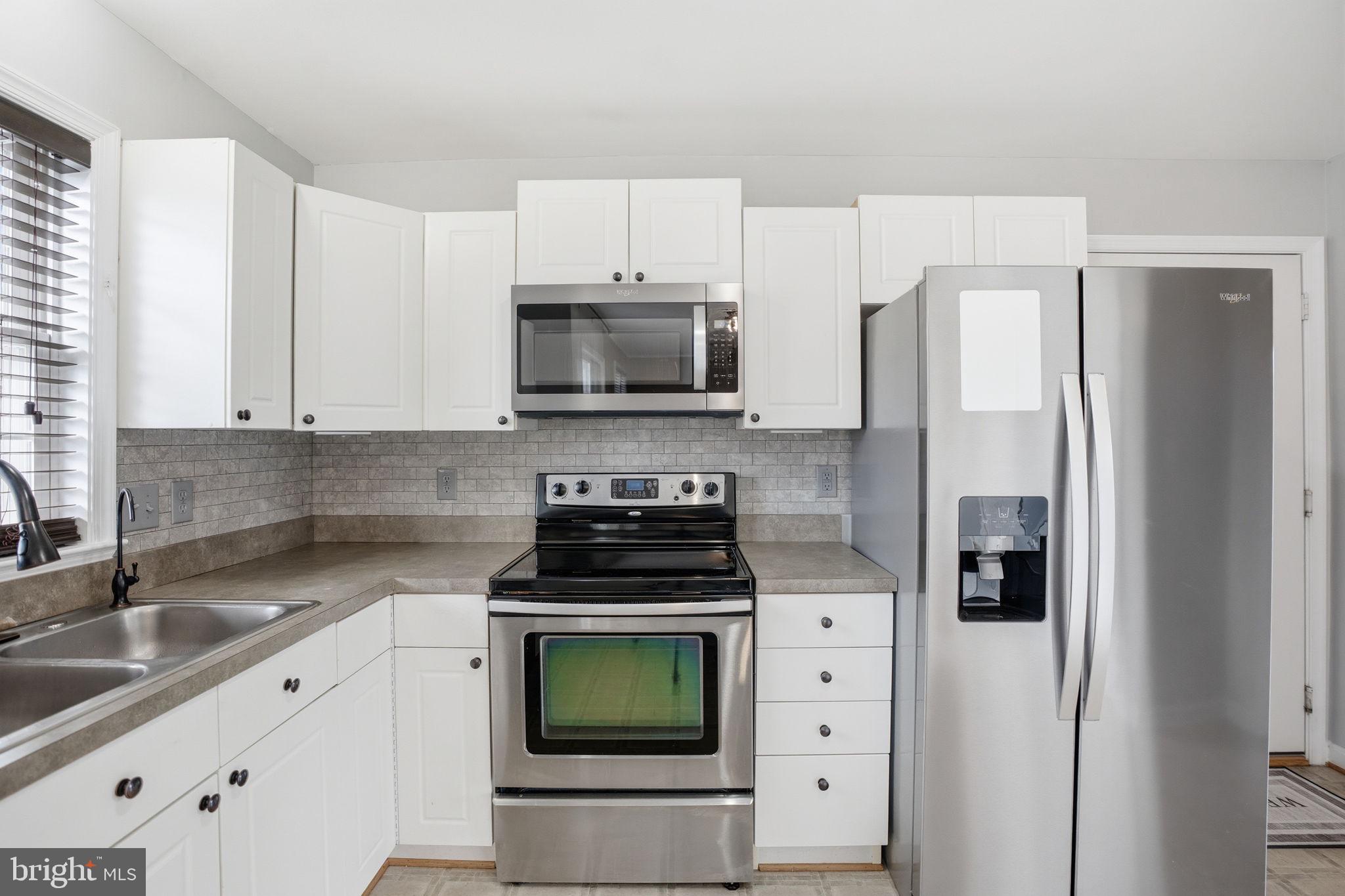 WHISPERING HILLS - Residential