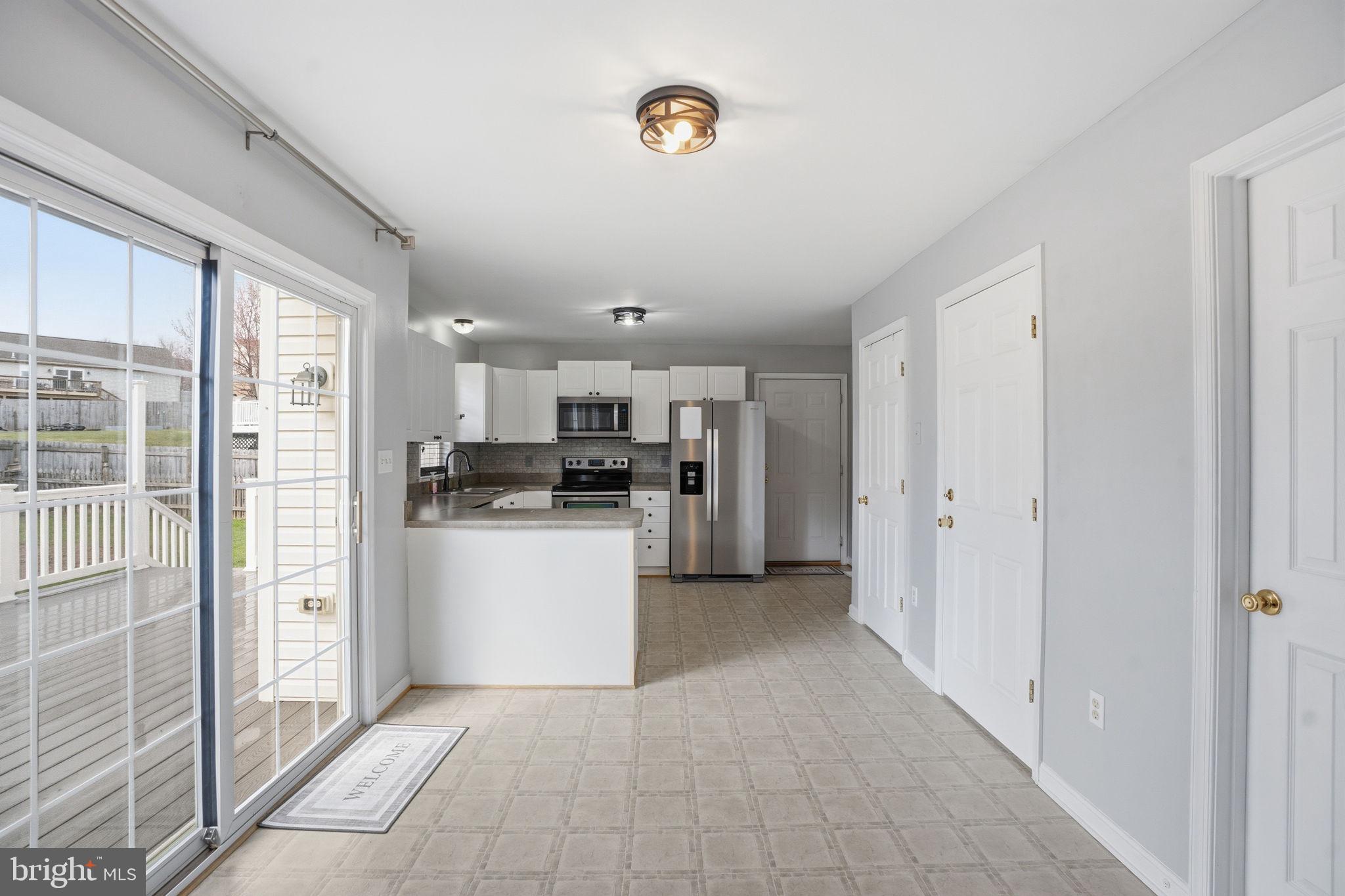 WHISPERING HILLS - Residential