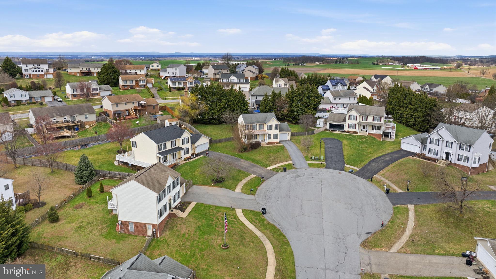 WHISPERING HILLS - Residential