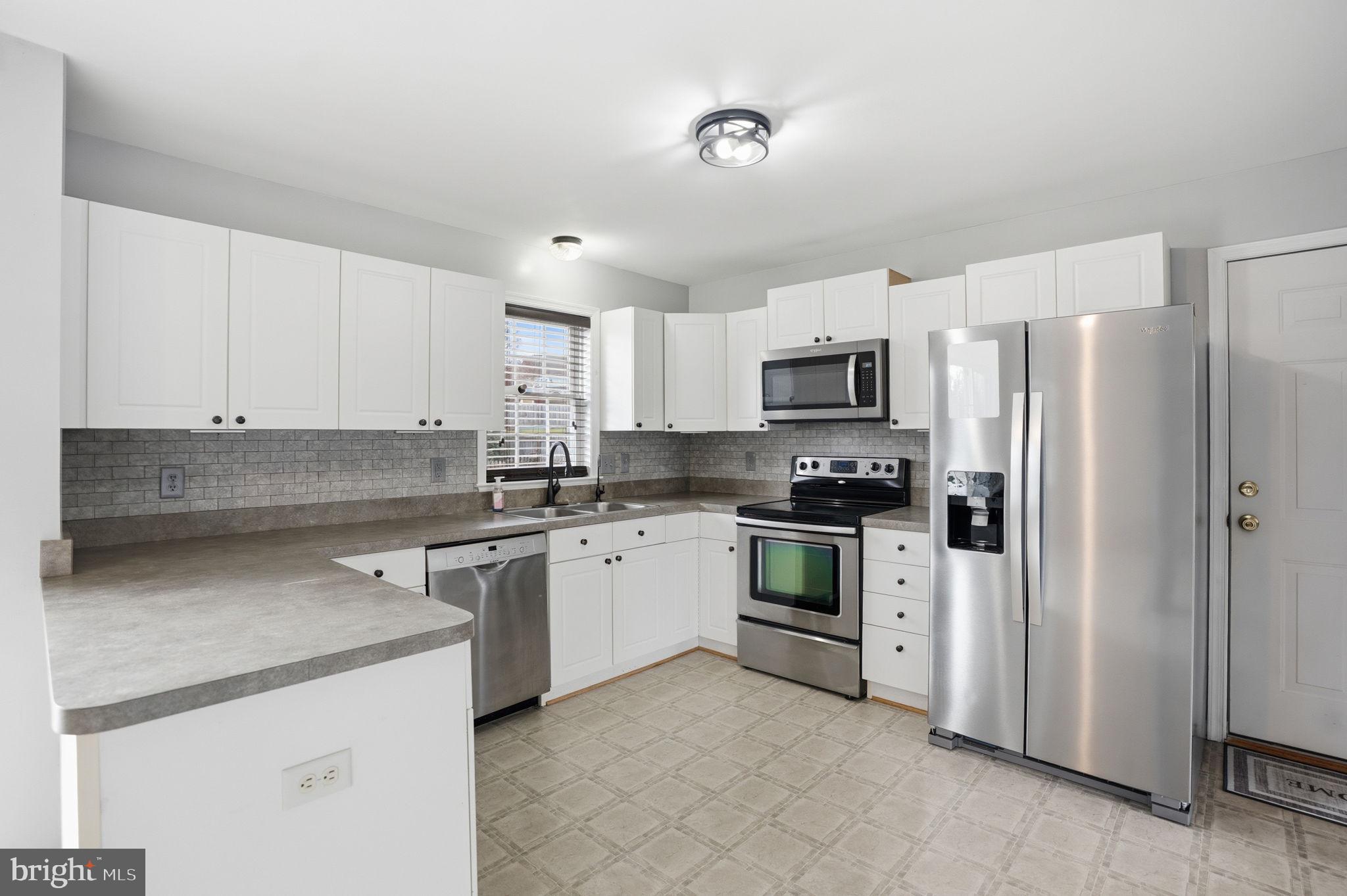 WHISPERING HILLS - Residential