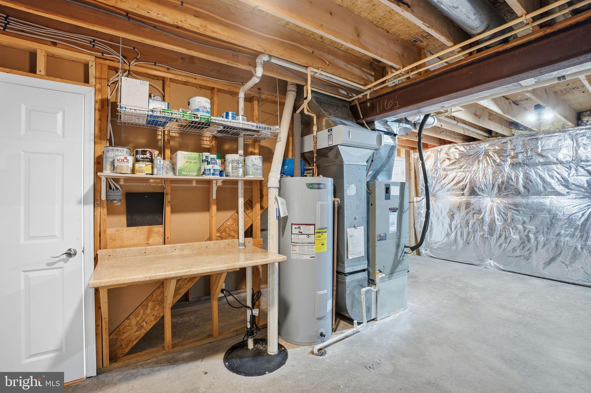 WHISPERING HILLS - Residential