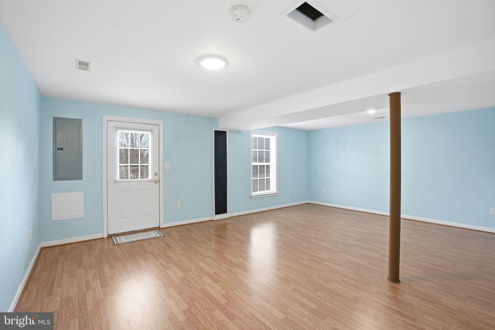 WHISPERING HILLS - Residential