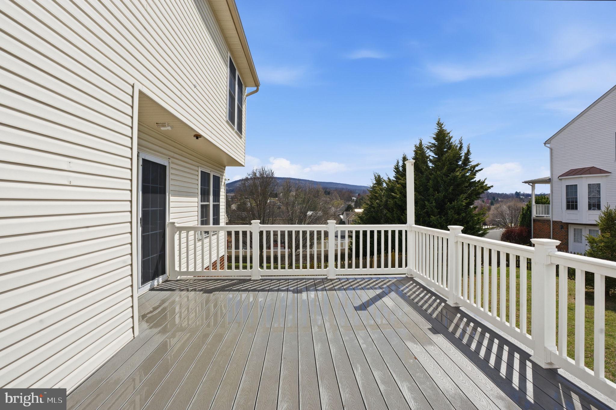 WHISPERING HILLS - Residential