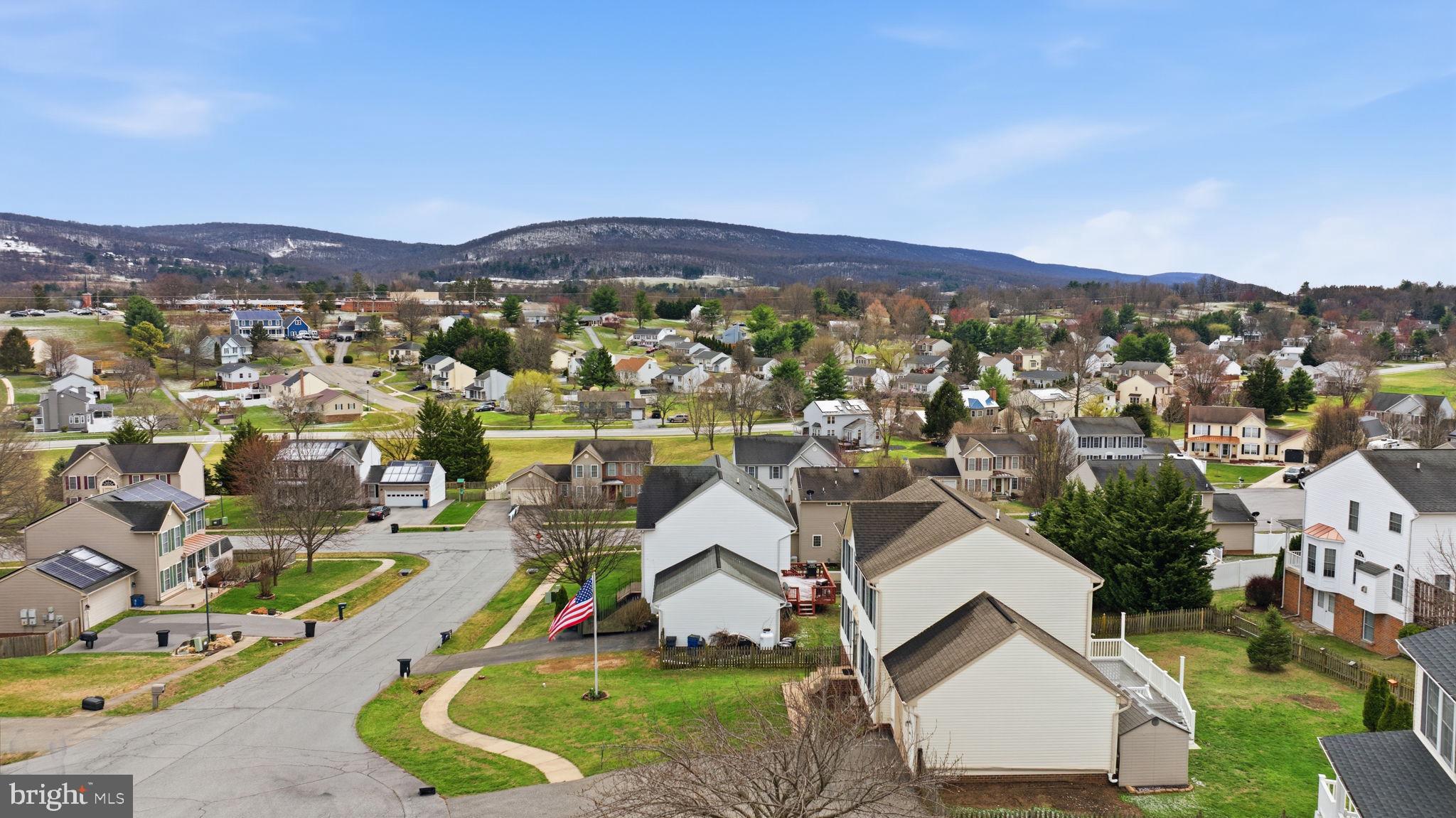 WHISPERING HILLS - Residential