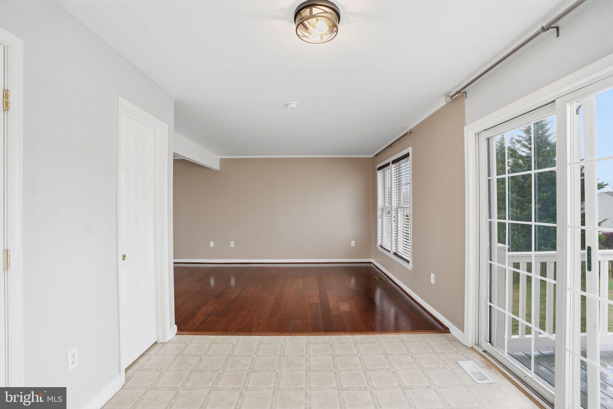 WHISPERING HILLS - Residential