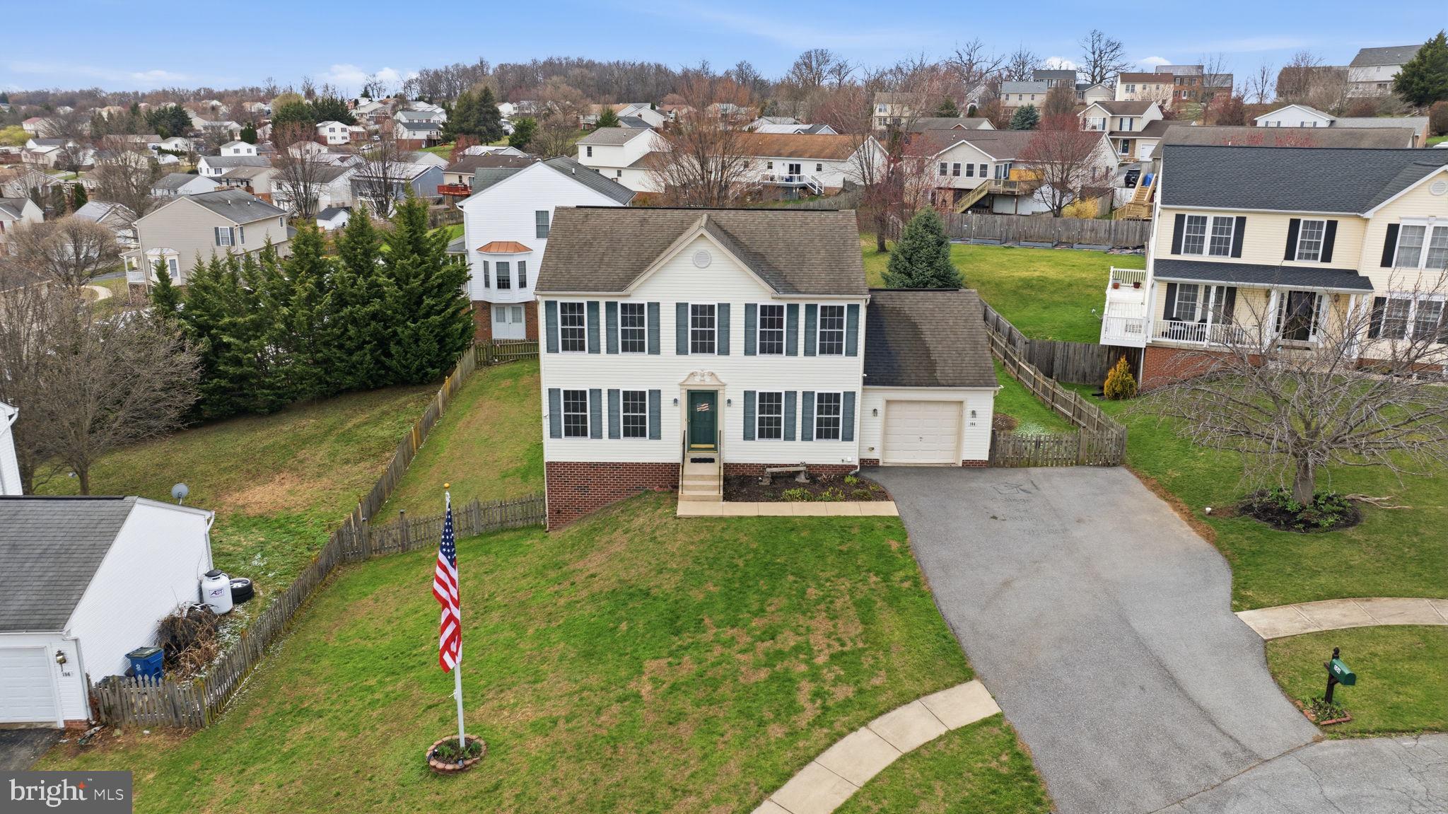 WHISPERING HILLS - Residential