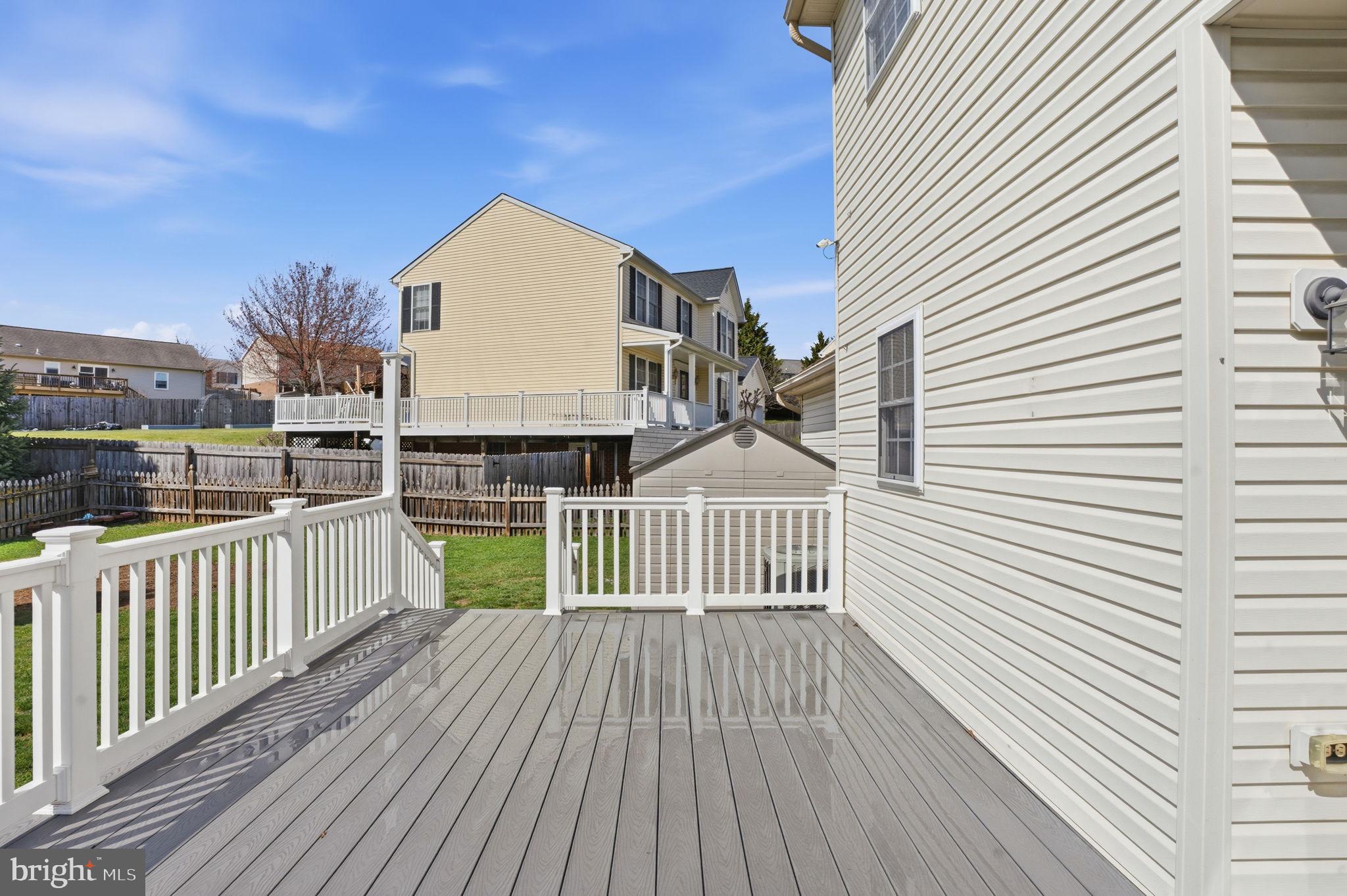 WHISPERING HILLS - Residential