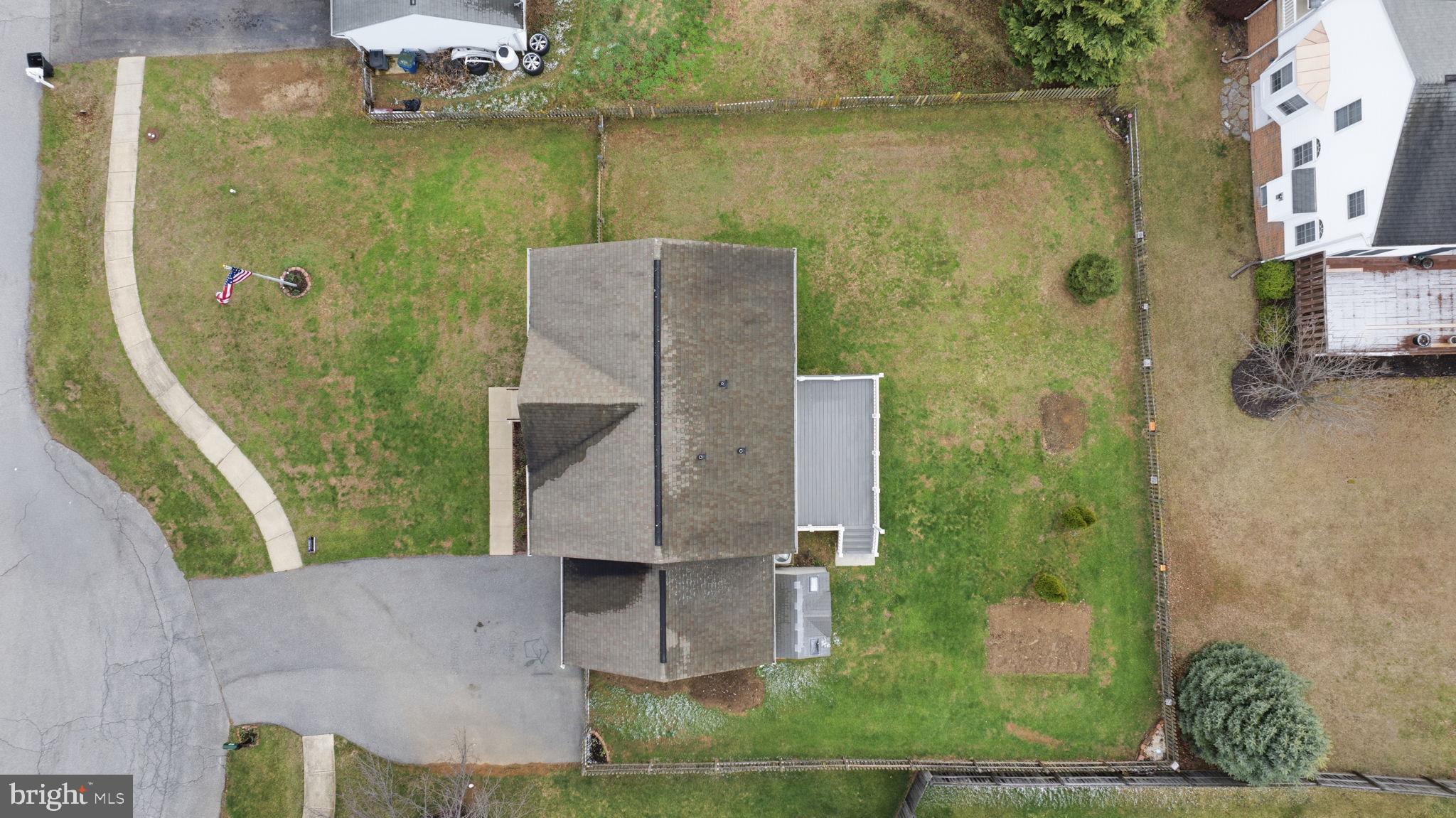 WHISPERING HILLS - Residential