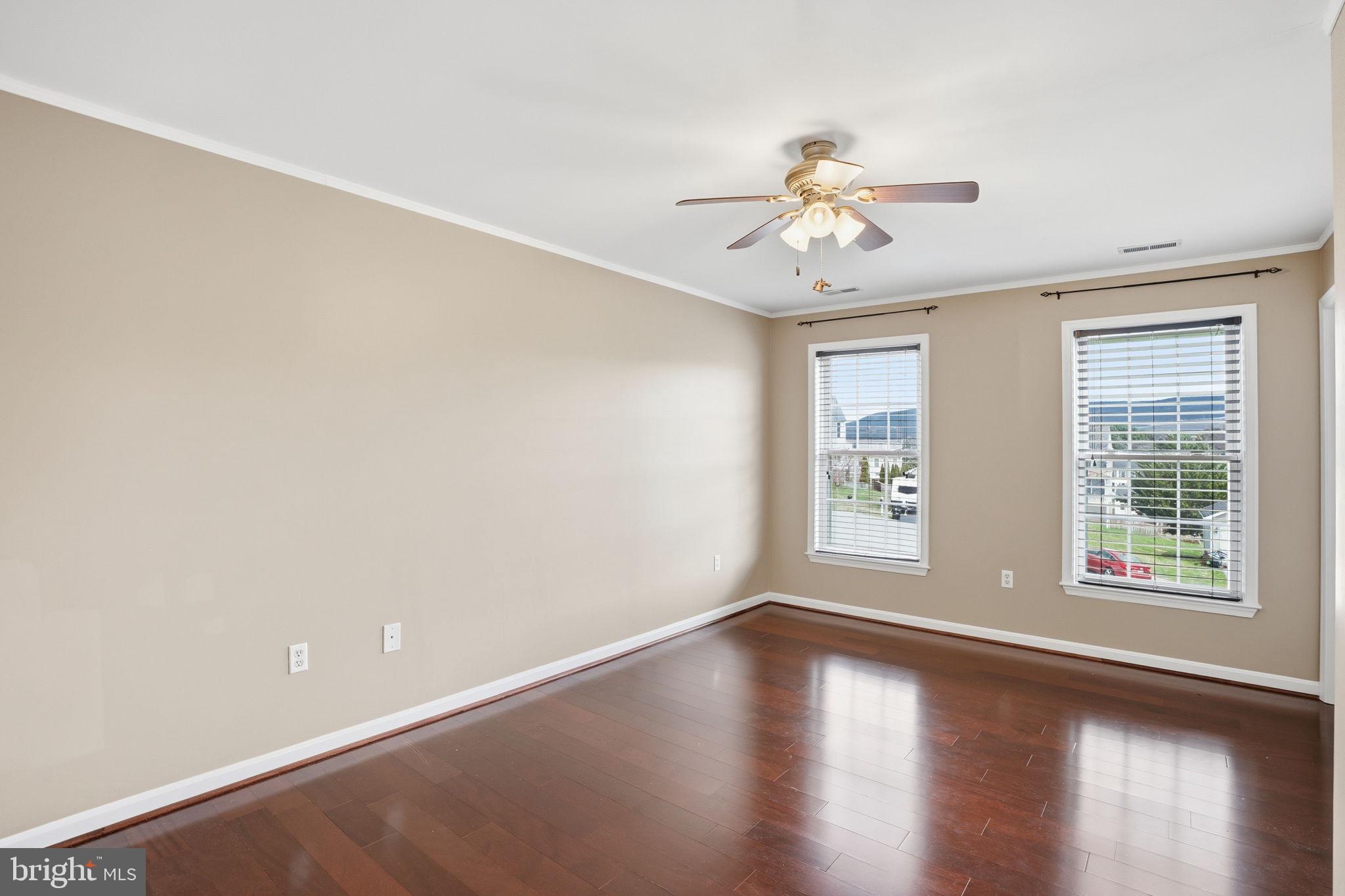 WHISPERING HILLS - Residential