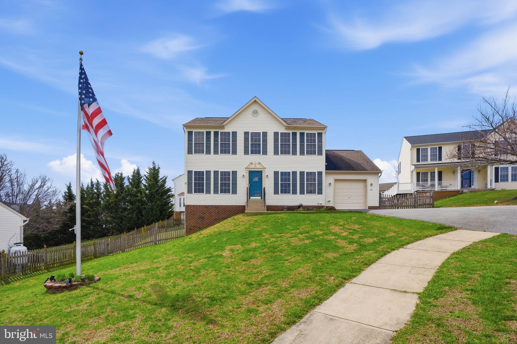 WHISPERING HILLS - Residential