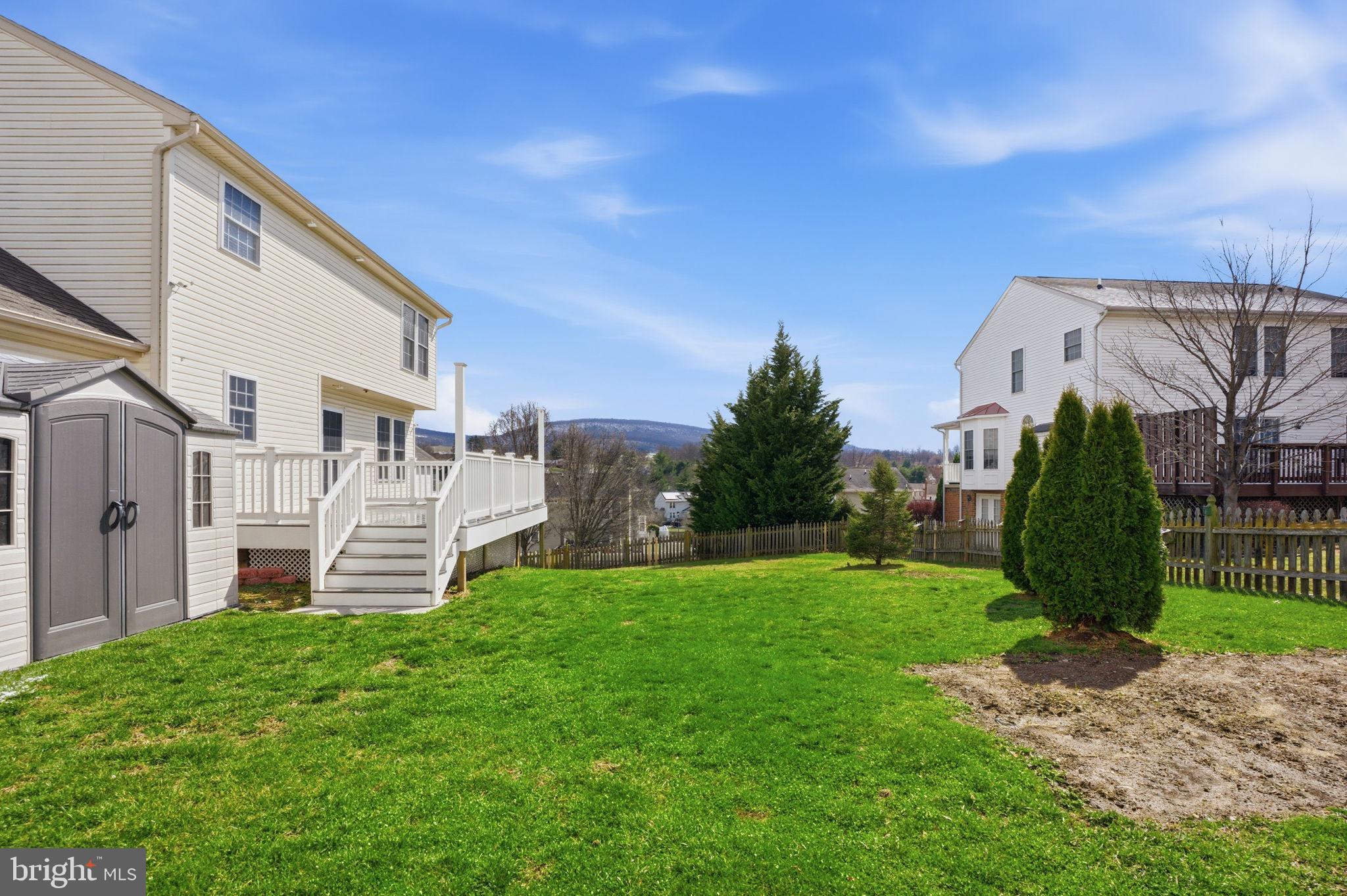 WHISPERING HILLS - Residential