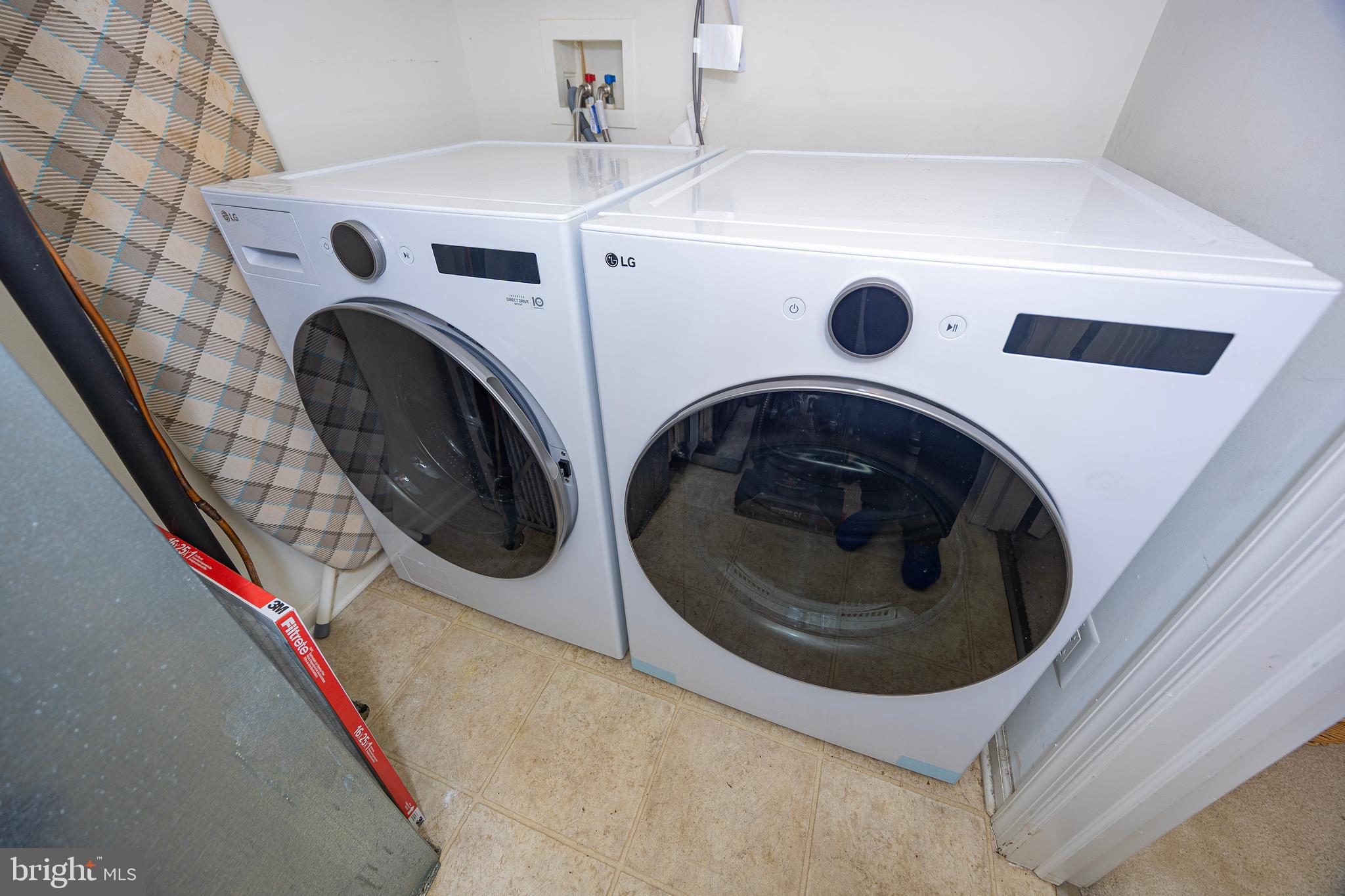 WYNGATE TOWNHOMES - Residential