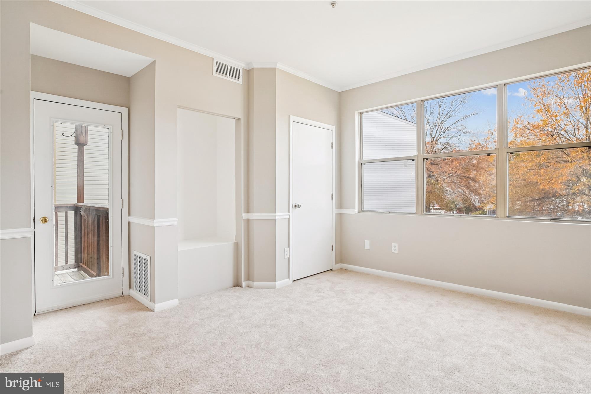 ANNAPOLIS OVERLOOK - Residential