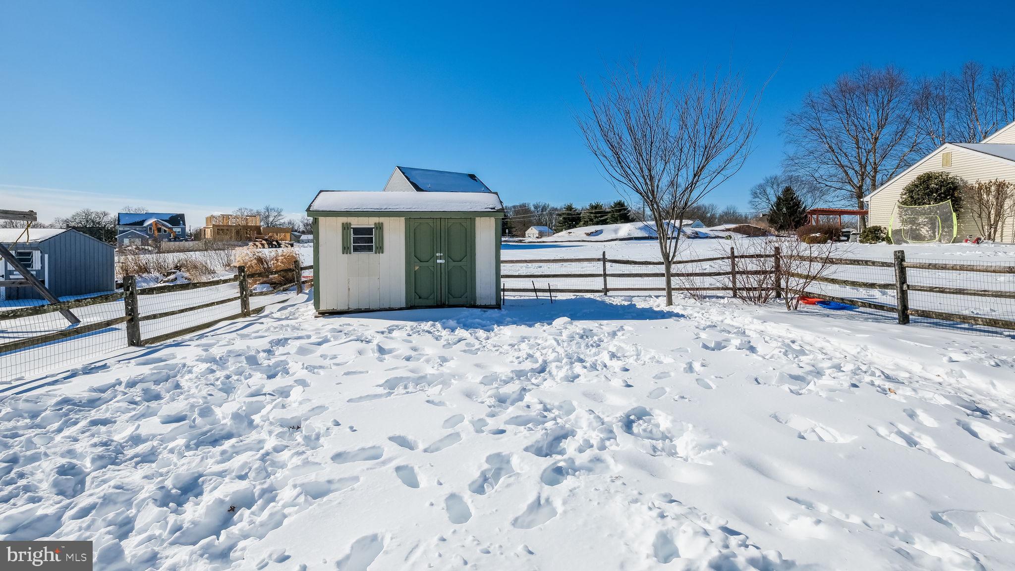 STRAWBERRY FIELDS - Residential