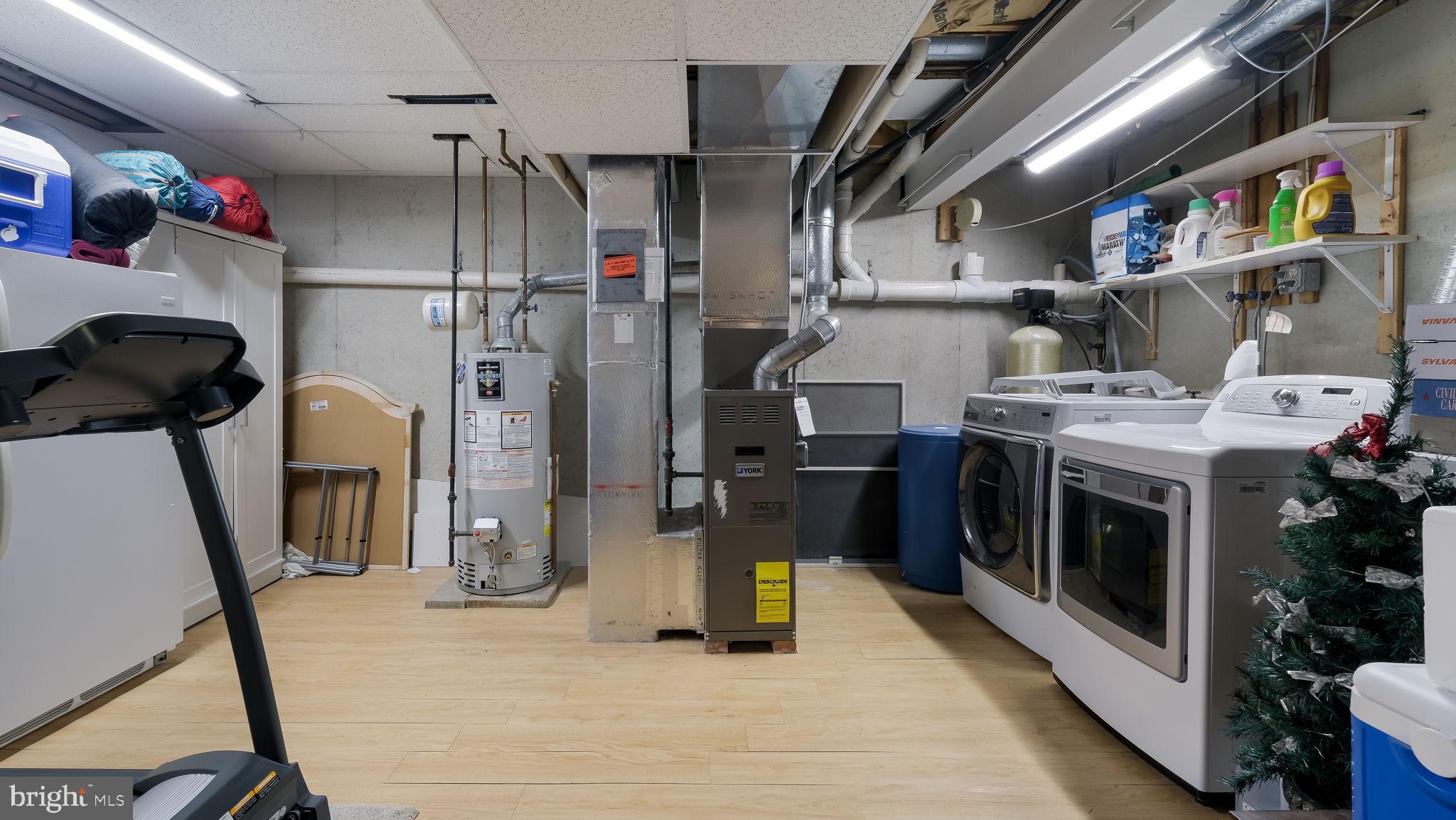 STRAWBERRY FIELDS - Residential