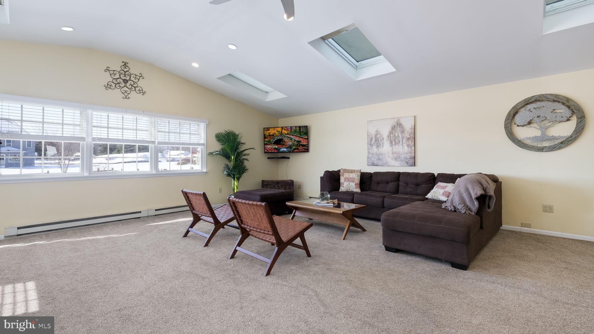 STRAWBERRY FIELDS - Residential