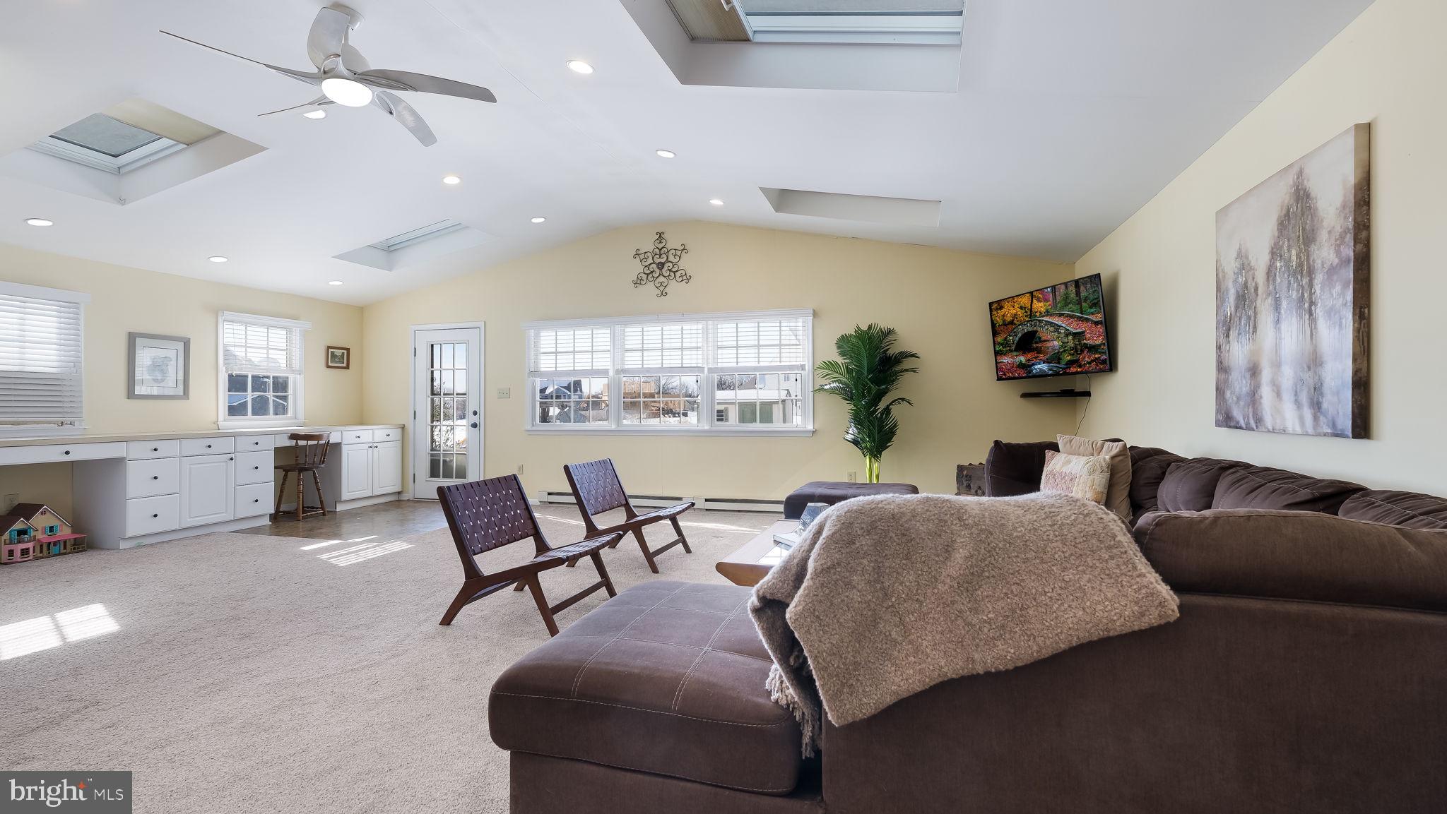 STRAWBERRY FIELDS - Residential