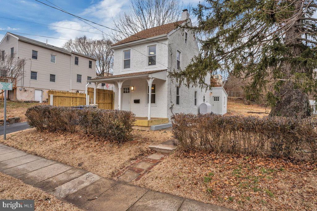 Photo of 725 Lincoln Avenue, POTTSTOWN, PA 19464 (MLS # PAMC2165846)