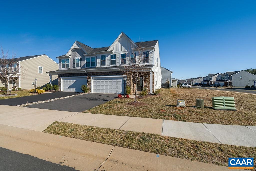 SPRING CREEK - Residential