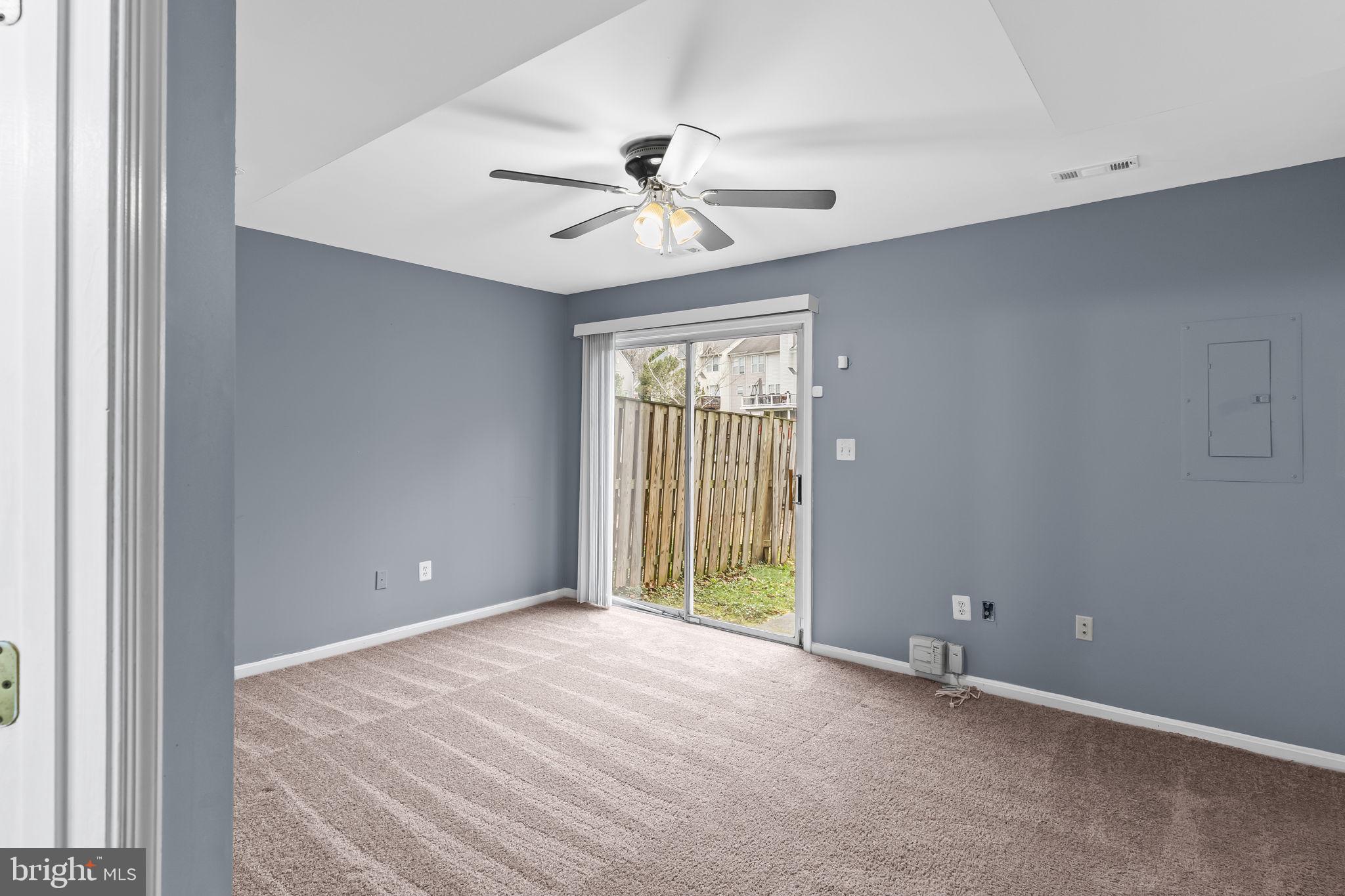 KINGS GRANT - Residential