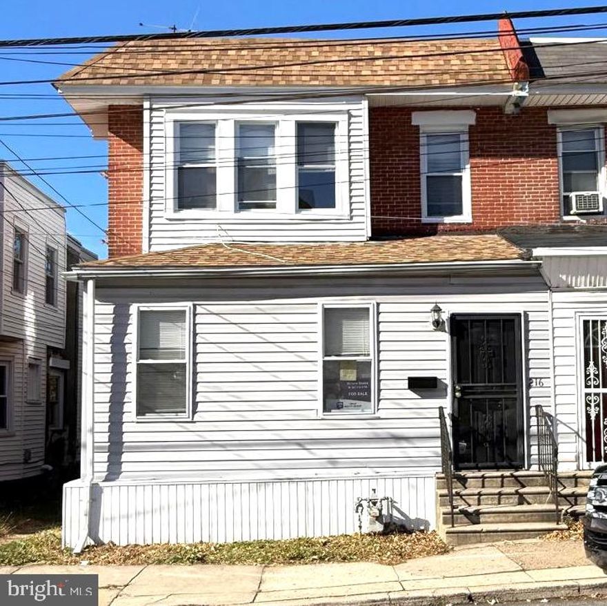 A beautiful 3-bedrooms, 1 full Baths semi det/Twin home  in great conditions with some upgrades like, new windows, freshly painted sunroom. Eat-in kitchen;. Appliances include refrigerator,  and brand new range Living room and dining room with hardwood floors and new windows throughout entire home. Second level includes three spacious bedrooms with wood flooring, and ample closet space.. NO FLOODING ZONE .Minutes away from shopping centers and the Darby train station, this prime location offers easy access to the airport, all sports stadiums and Philadelphias Center City.  Property being sold in AS-IS-CONDIITON only FHA Required Repairs only

Would also make great investment property.


Buyers Brokers Comp 2.5