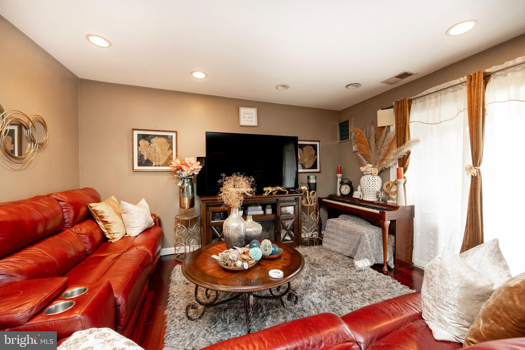 THE MEADOWS - Residential
