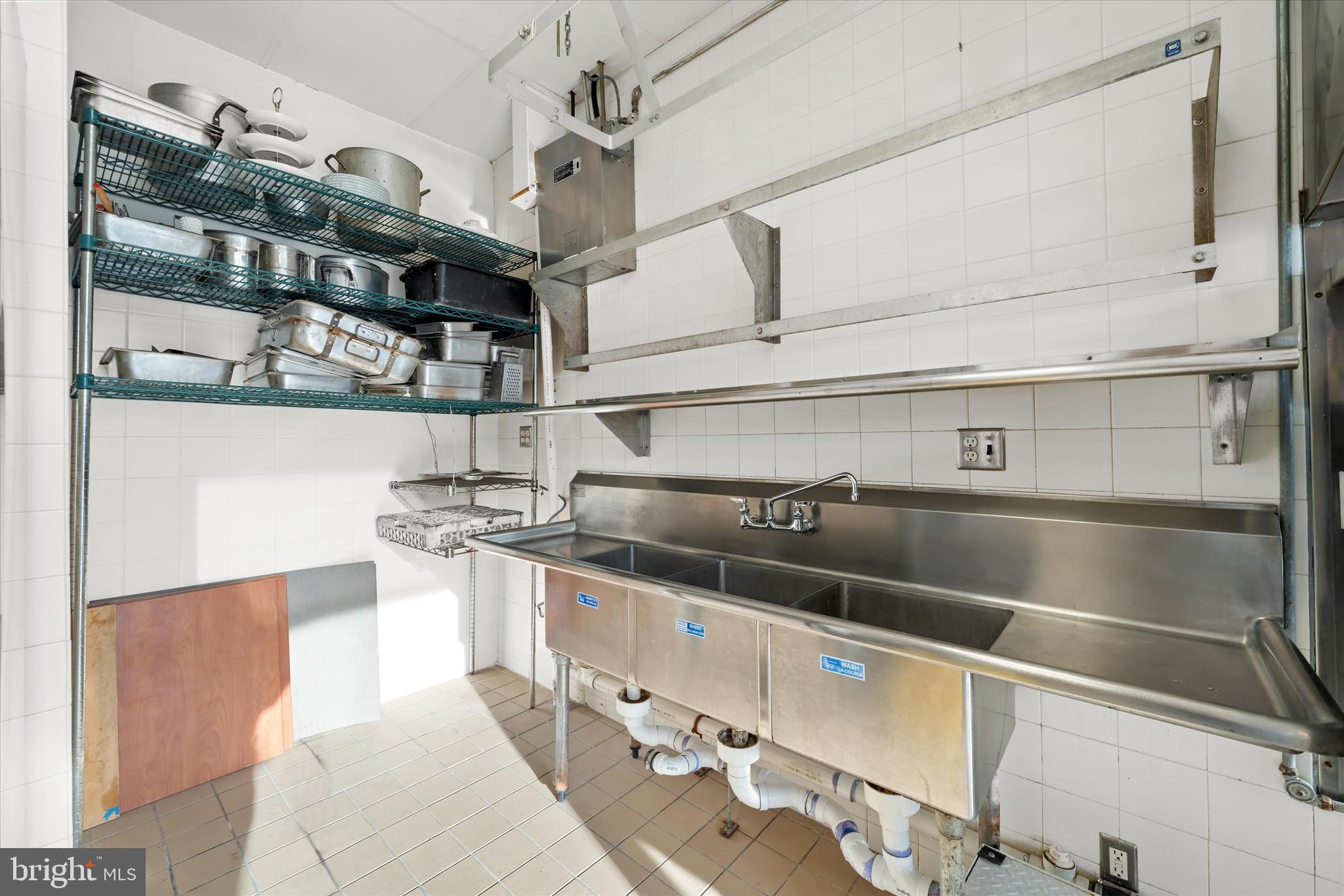 DEVON CONDO - Commercial Sale