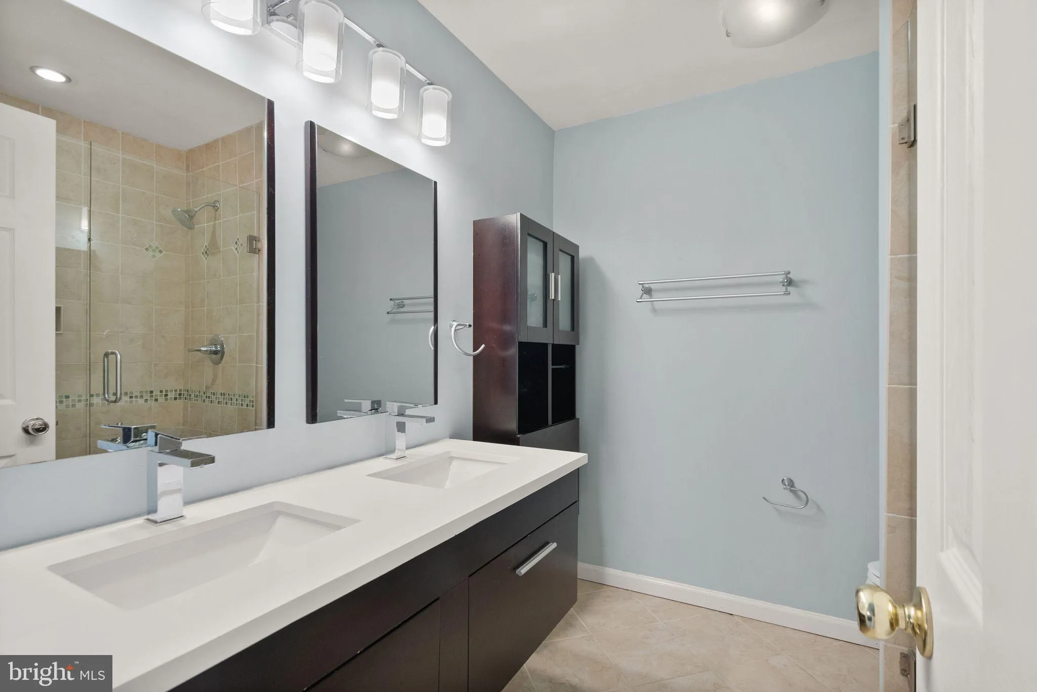 Centreville, Virginia 20120, United States, 3 Bedrooms Bedrooms, ,3 BathroomsBathrooms,Residential,Pending,144