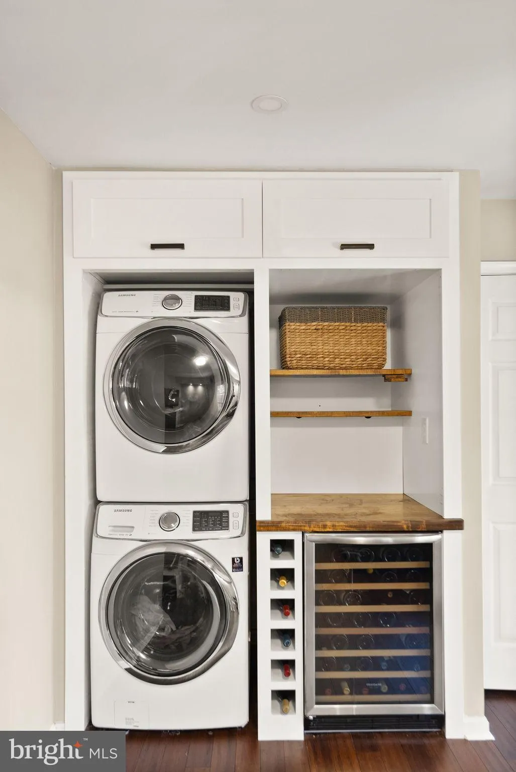 Centreville, Virginia 20120, United States, 3 Bedrooms Bedrooms, ,3 BathroomsBathrooms,Residential,Pending,144