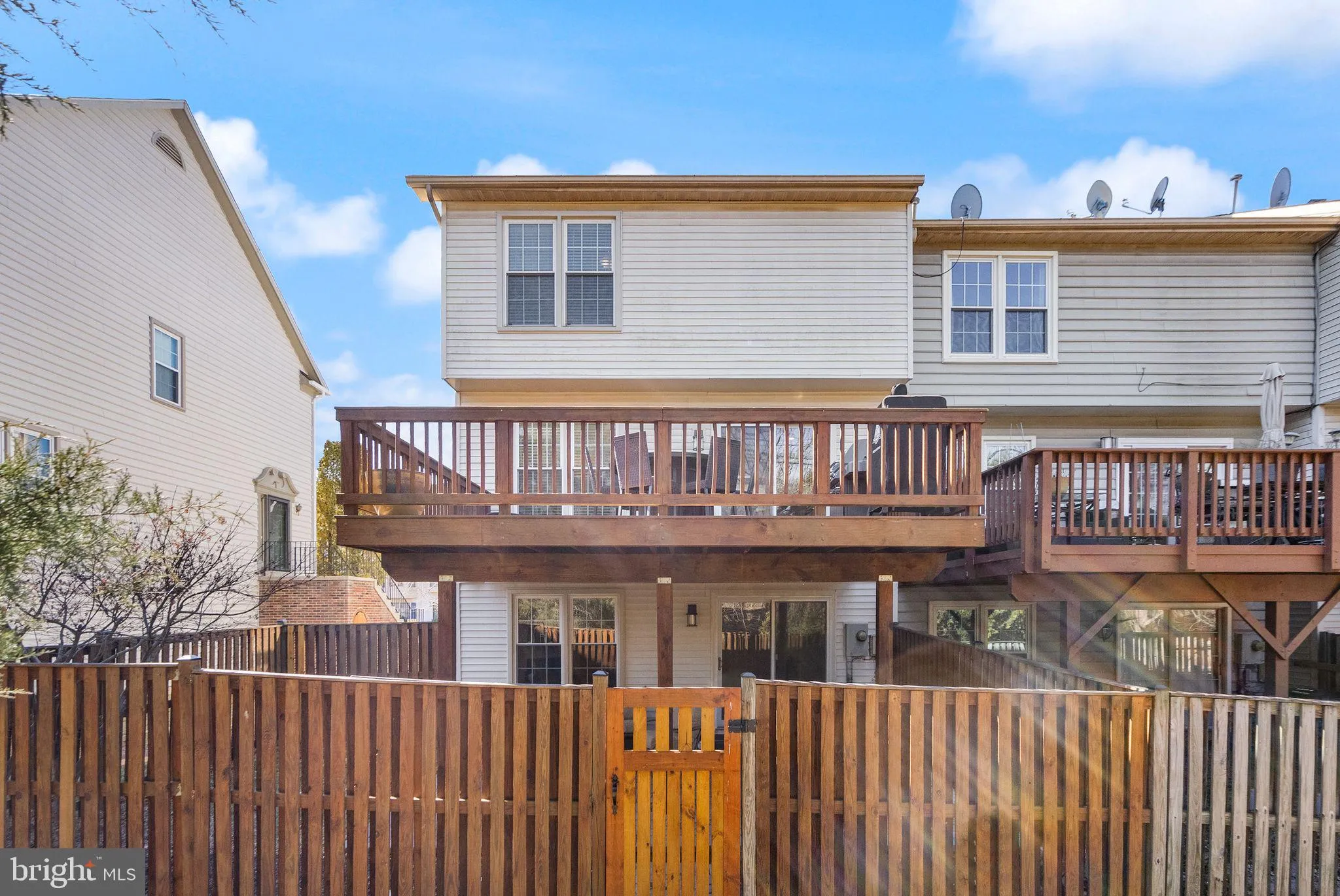 Centreville, Virginia 20120, United States, 3 Bedrooms Bedrooms, ,3 BathroomsBathrooms,Residential,Pending,144