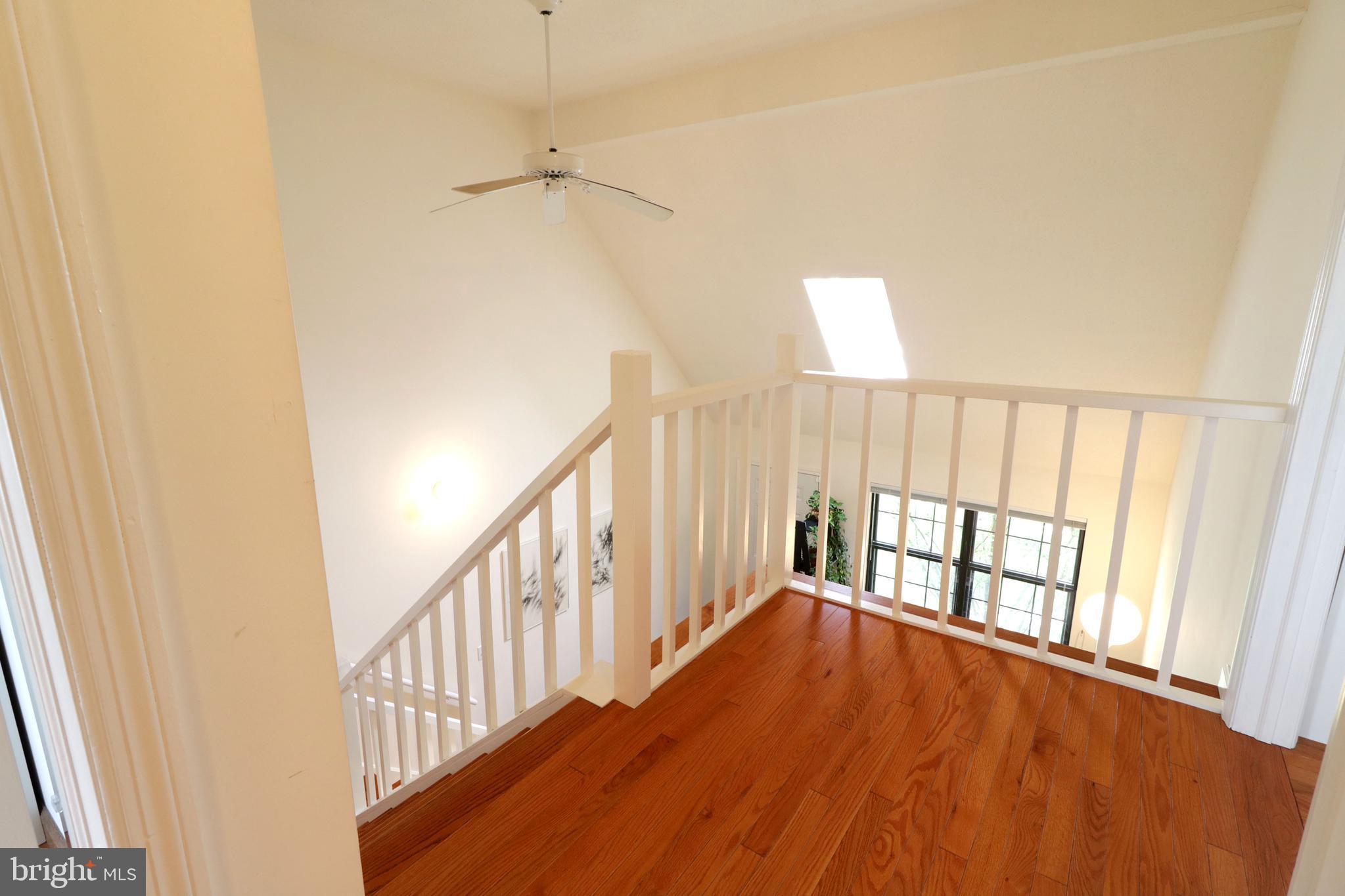 NORTHRIDGE - Residential