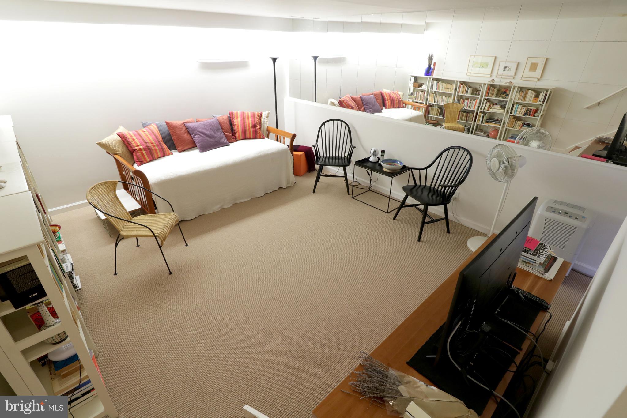 NORTHRIDGE - Residential