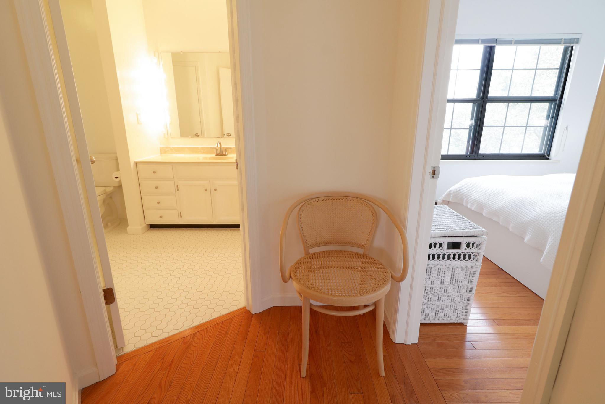 NORTHRIDGE - Residential