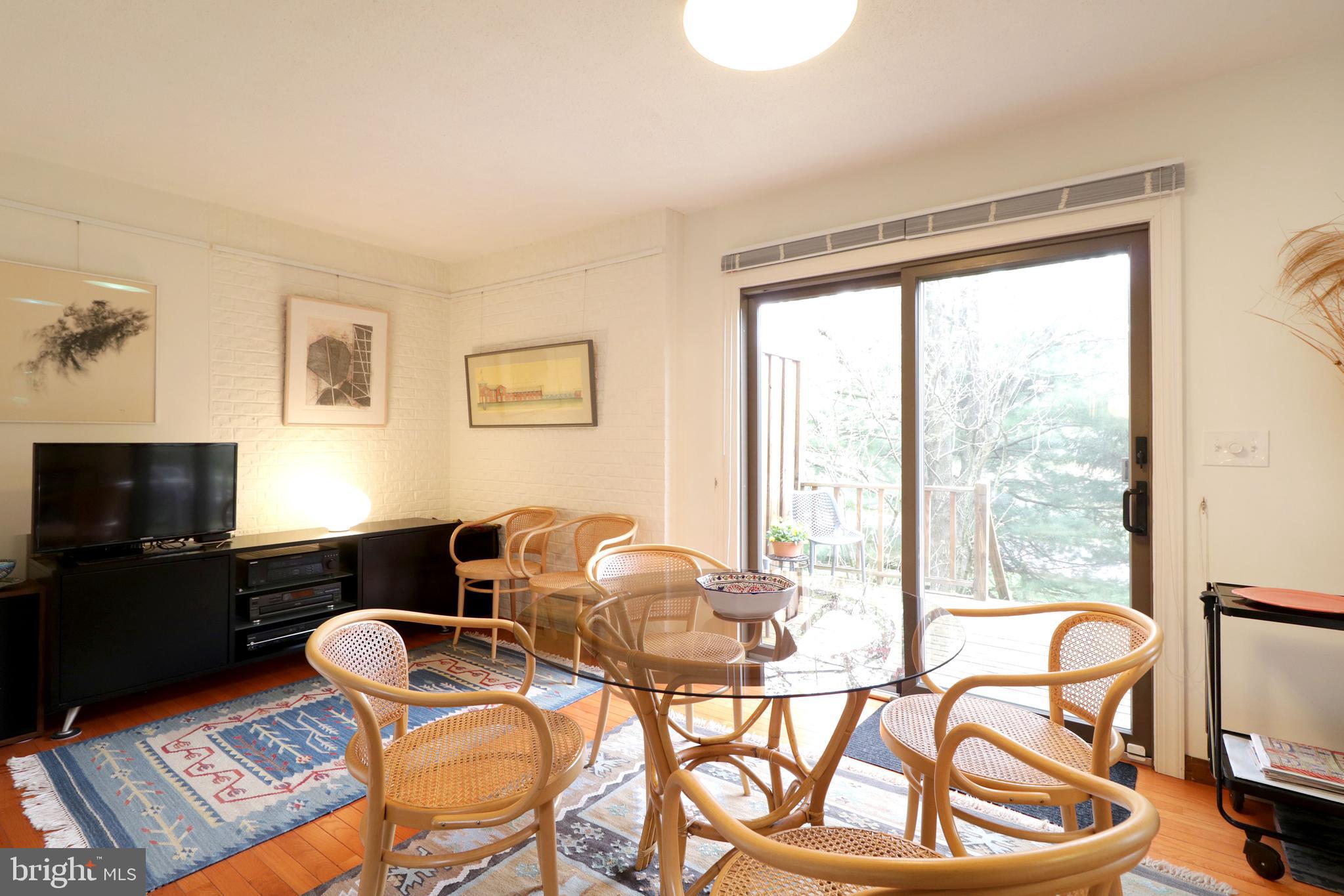 NORTHRIDGE - Residential