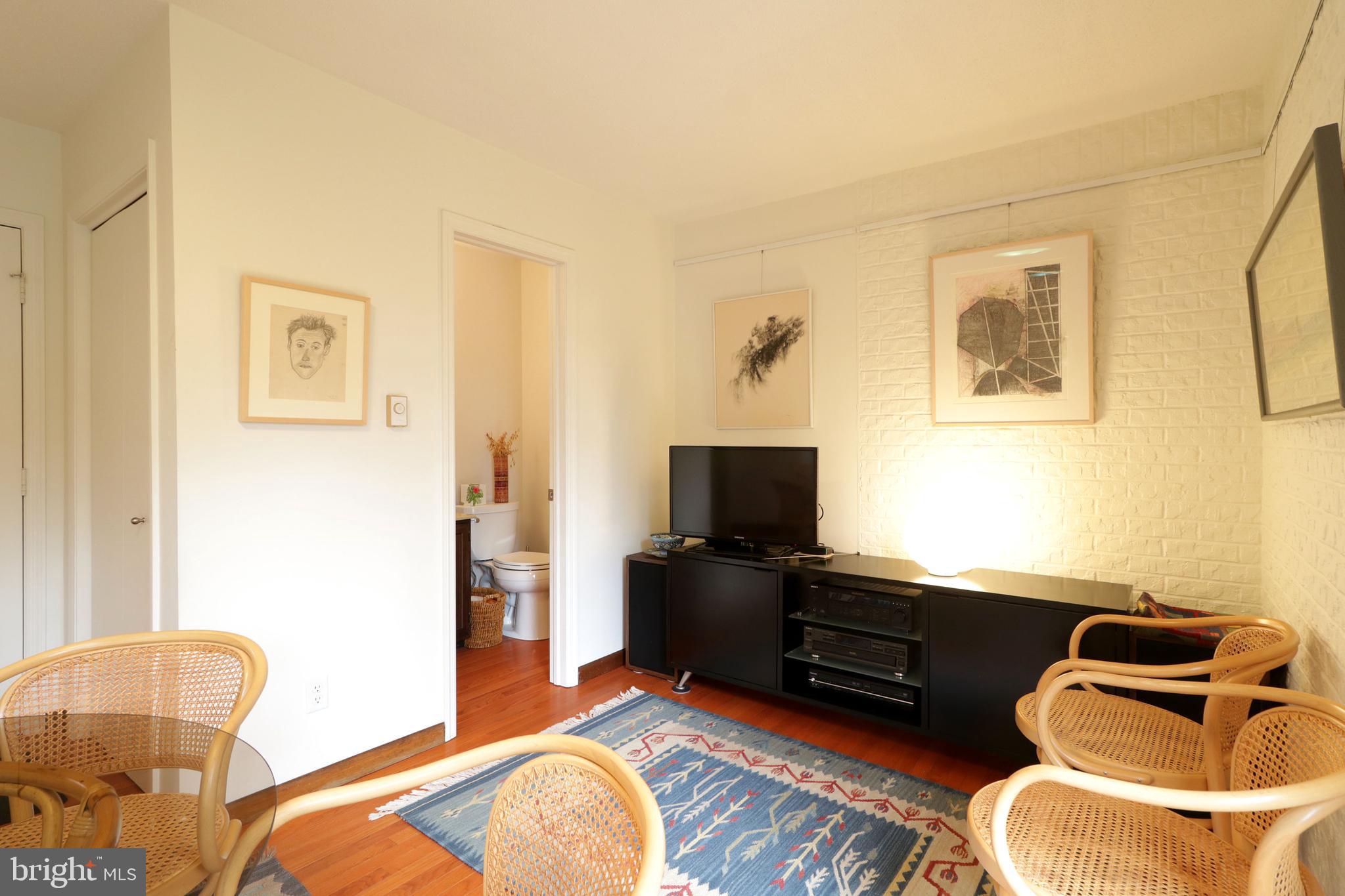 NORTHRIDGE - Residential