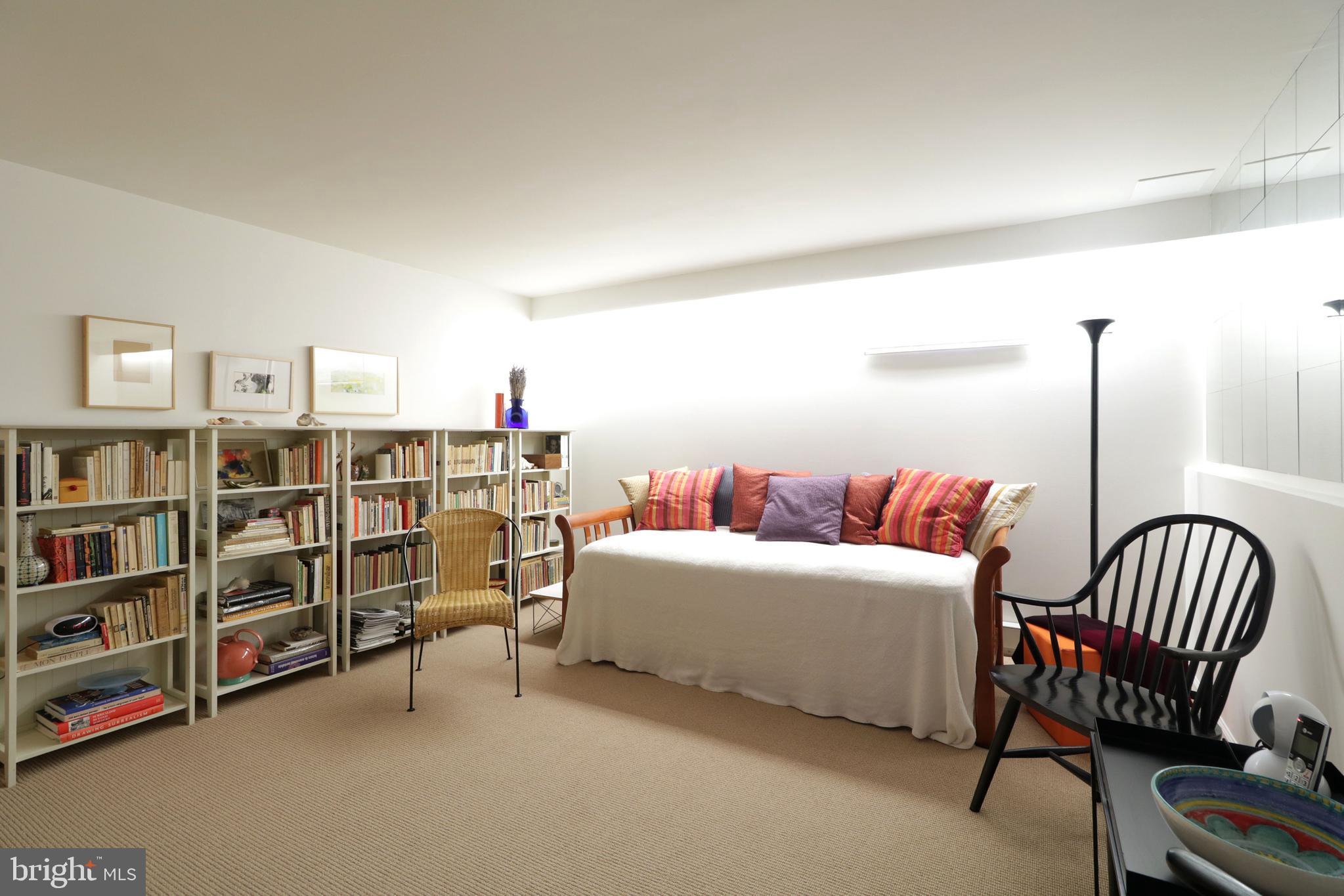 NORTHRIDGE - Residential