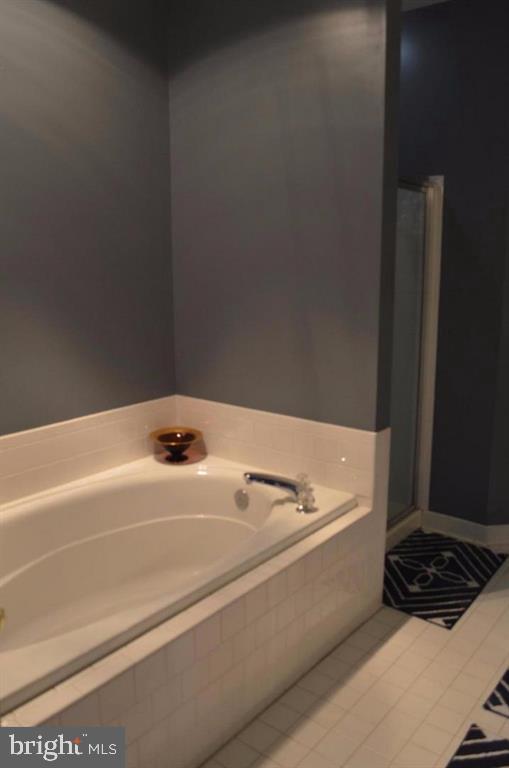 SUMMIT CHASE - Residential Lease