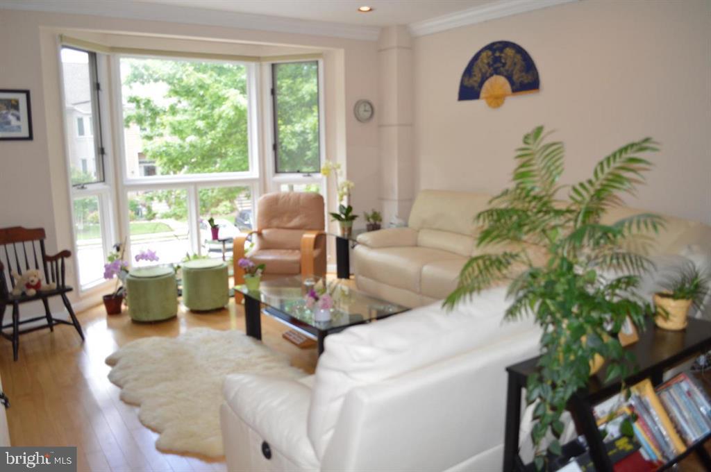 SUMMIT CHASE - Residential Lease