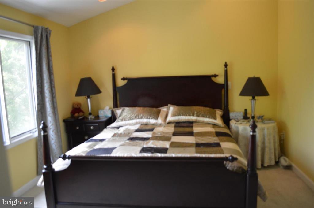 SUMMIT CHASE - Residential Lease