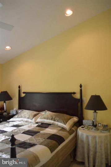 SUMMIT CHASE - Residential Lease