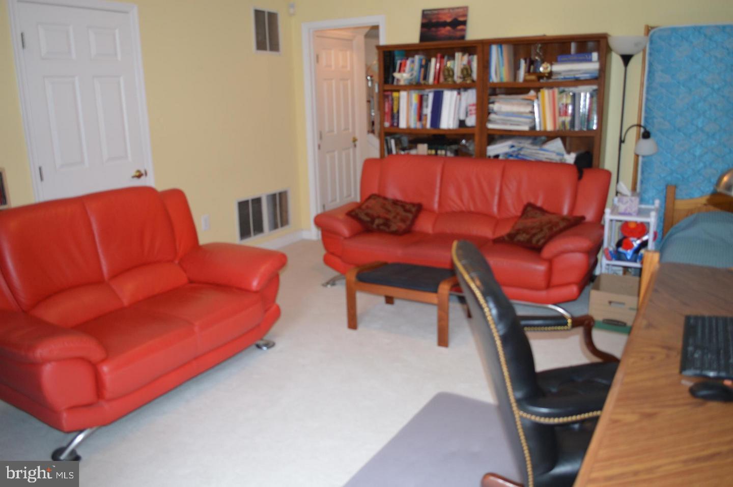 SUMMIT CHASE - Residential Lease