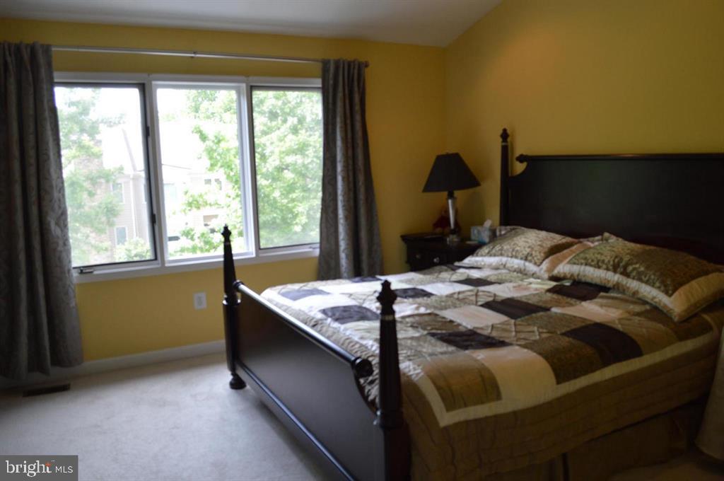 SUMMIT CHASE - Residential Lease