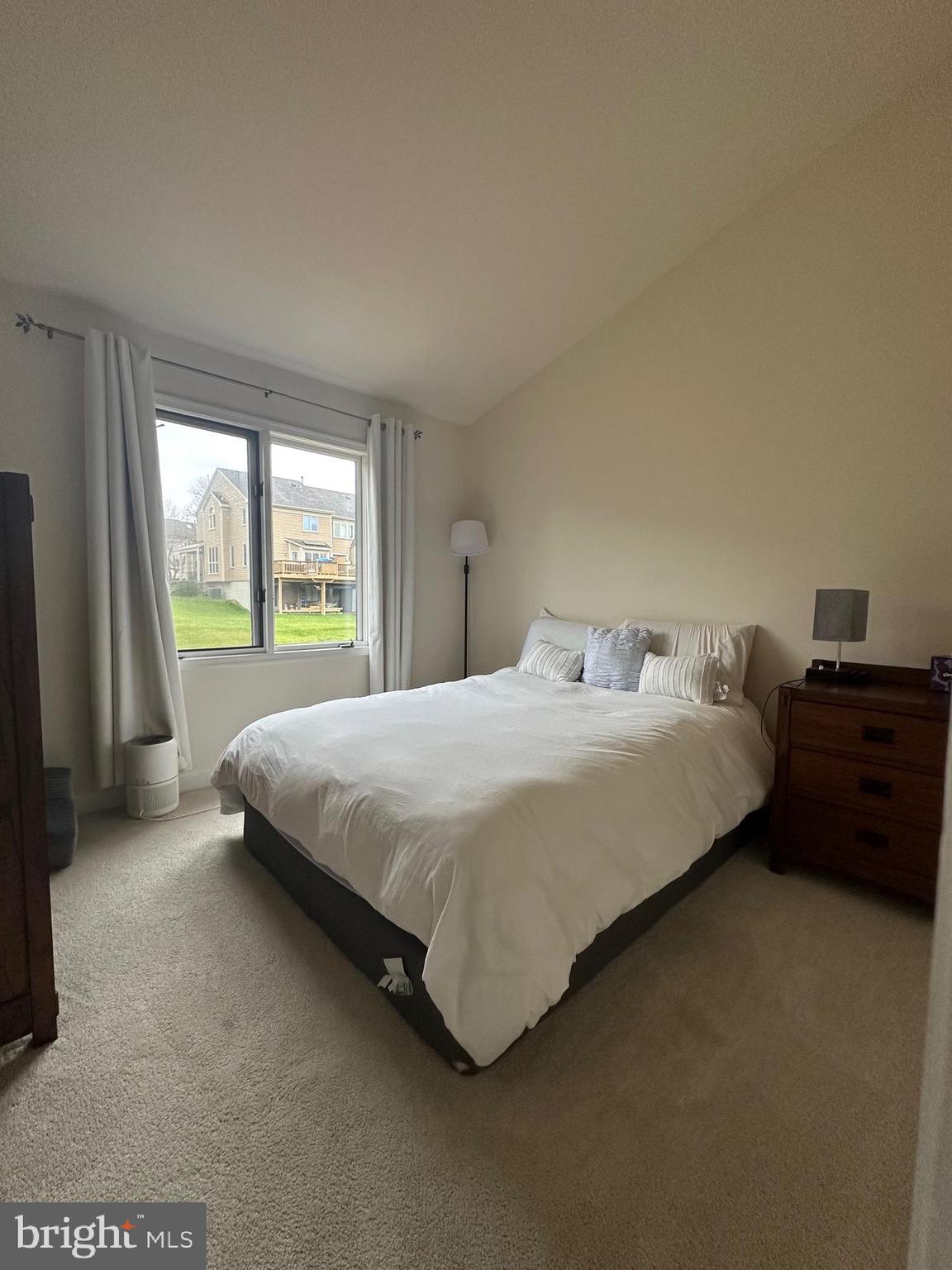 SUMMIT CHASE - Residential Lease