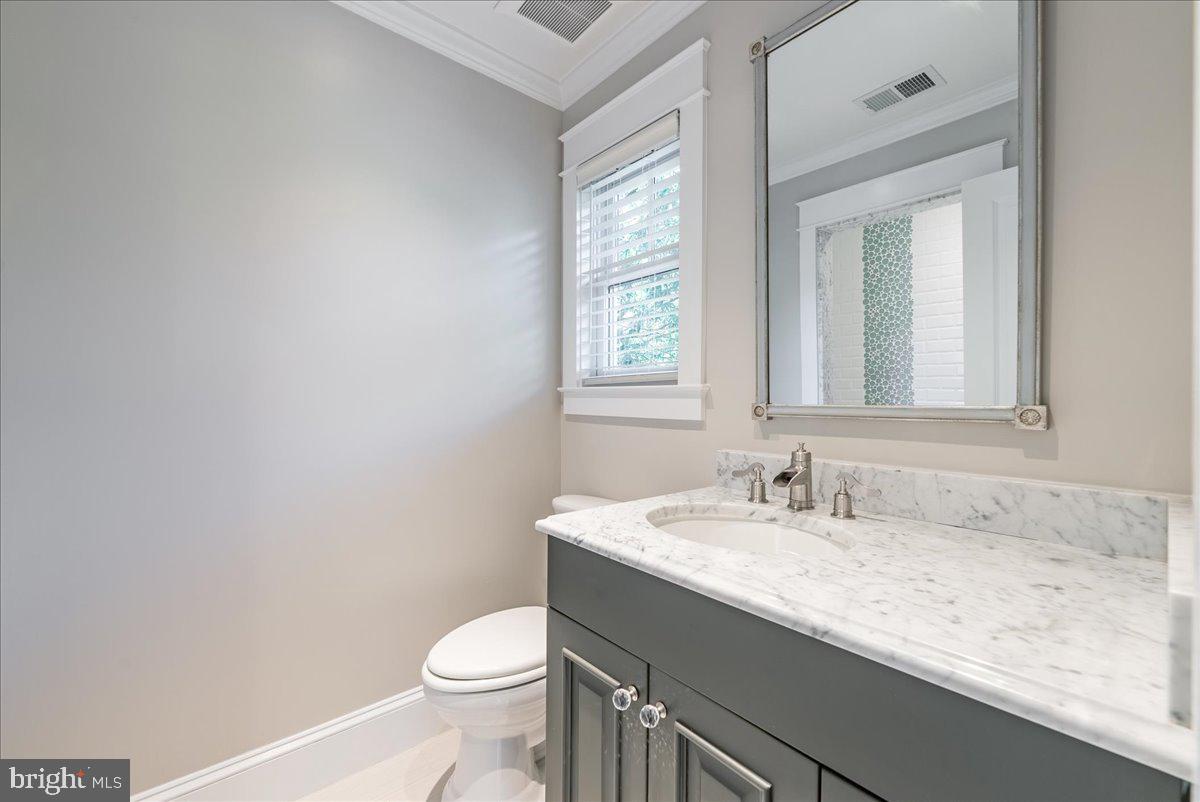 WILLIAMSBURG VILLAGE - Residential