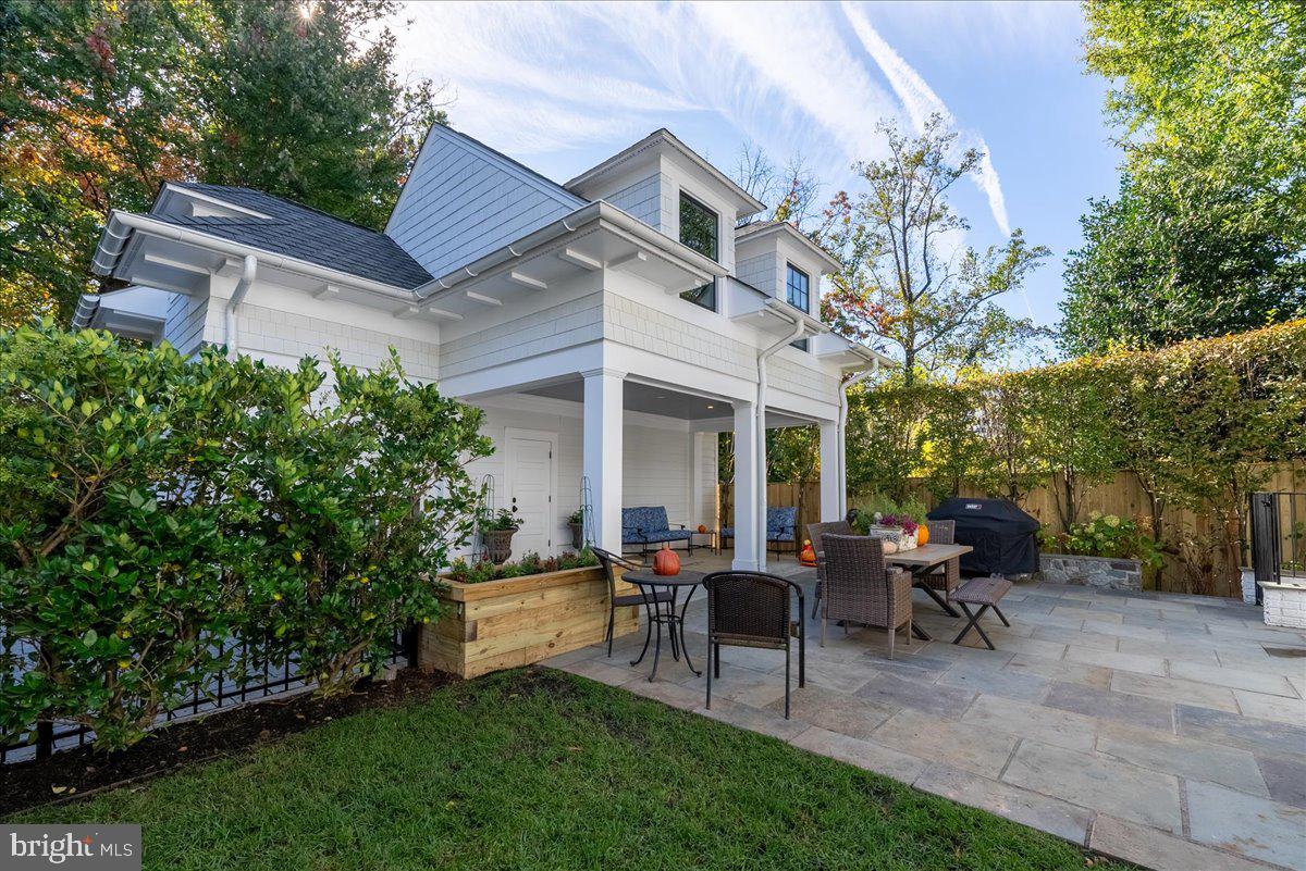 WILLIAMSBURG VILLAGE - Residential