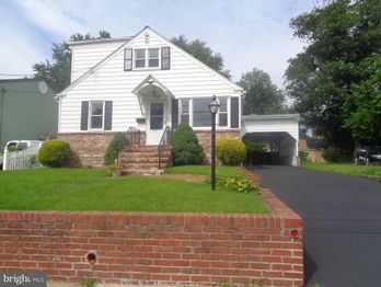 Single Family Residence at 514 CHAPEL AVENUE W