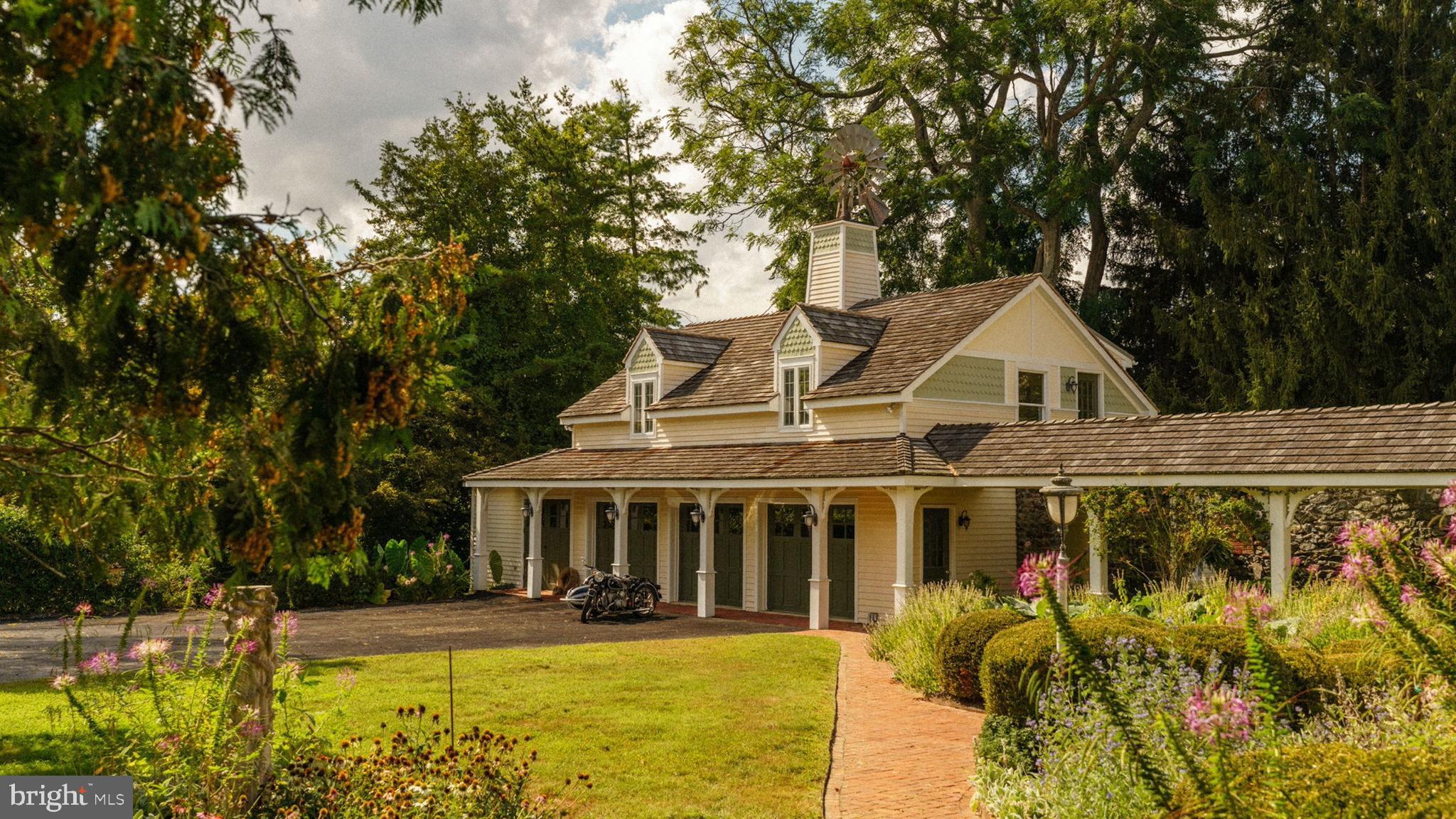 1069 HEARTSEASE DRIVE