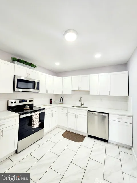 228 E Clayton Avenue, Clayton, NJ 08312 - MLS#: NJGL2055488